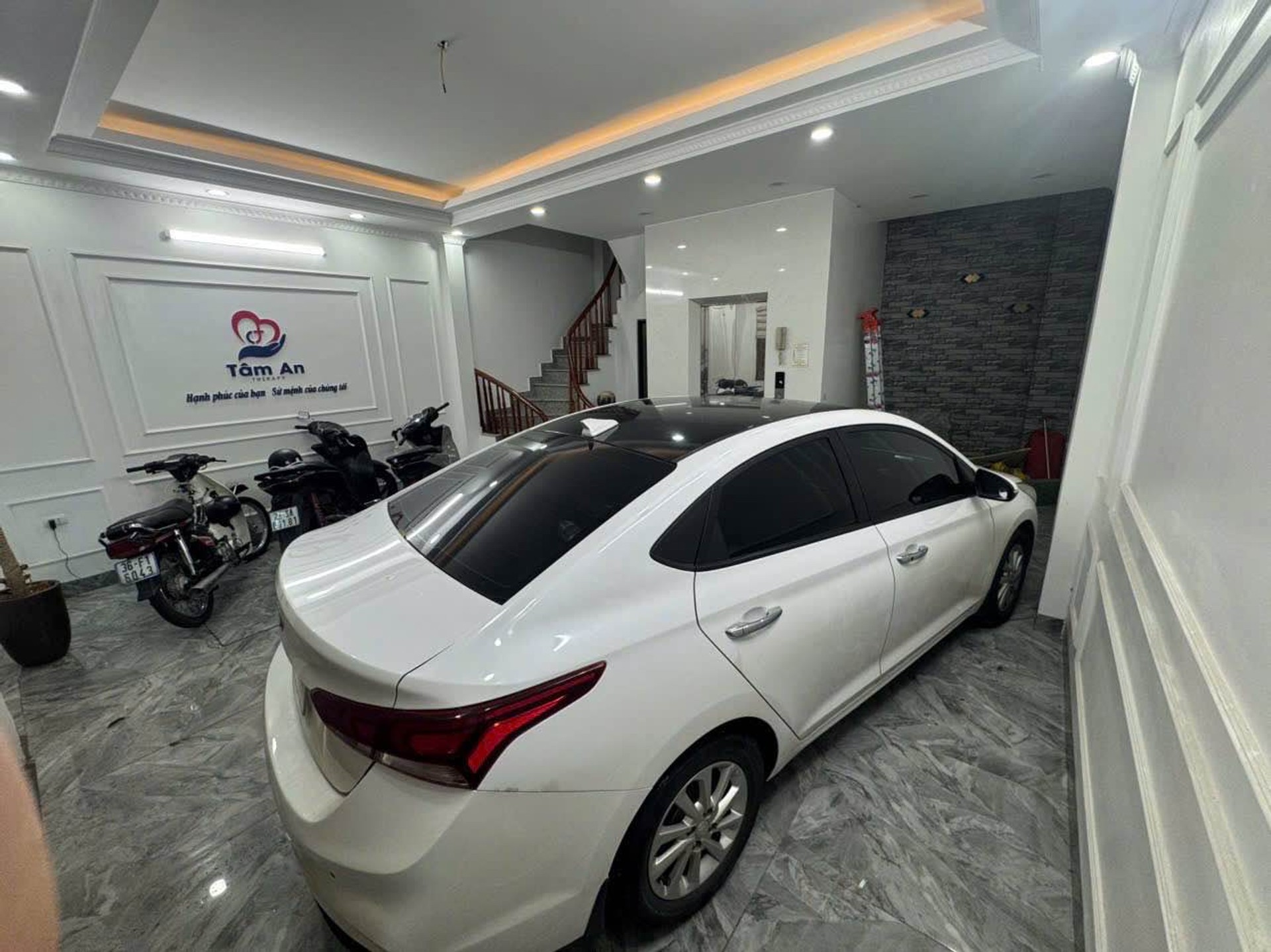 Nhà 7 tầng thang máy, 47.7m2, ô tô vào nhà, chủ đang thở oxy giảm 500tr, giá chào hấp dẫn