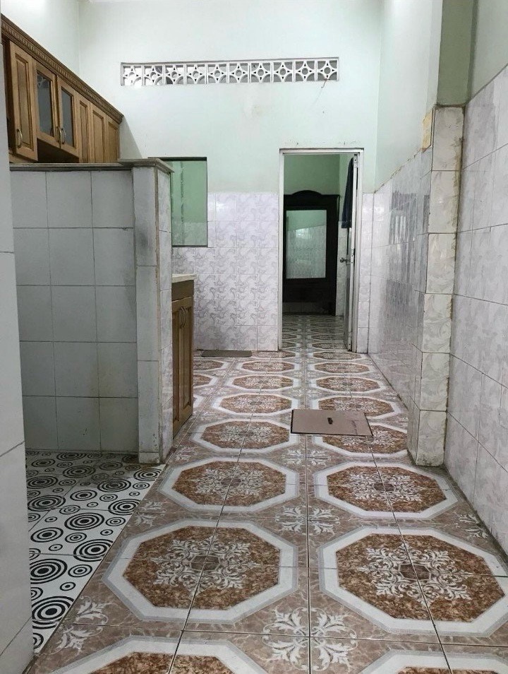 Nhà 4 tầng 5PN Ngay Hẻm Xe Hơi, Giá Tốt