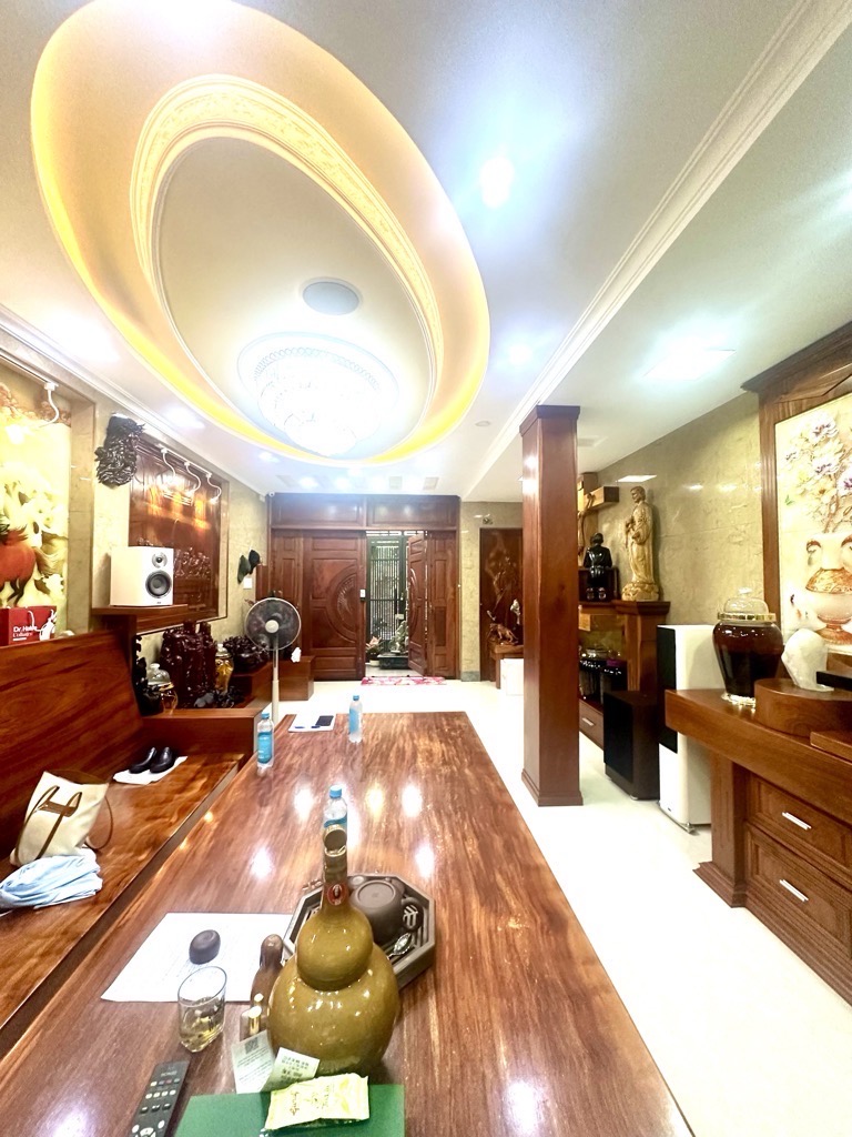 Bán nhà 7 tầng 18 phòng tại phường 5, quận Tân Bình