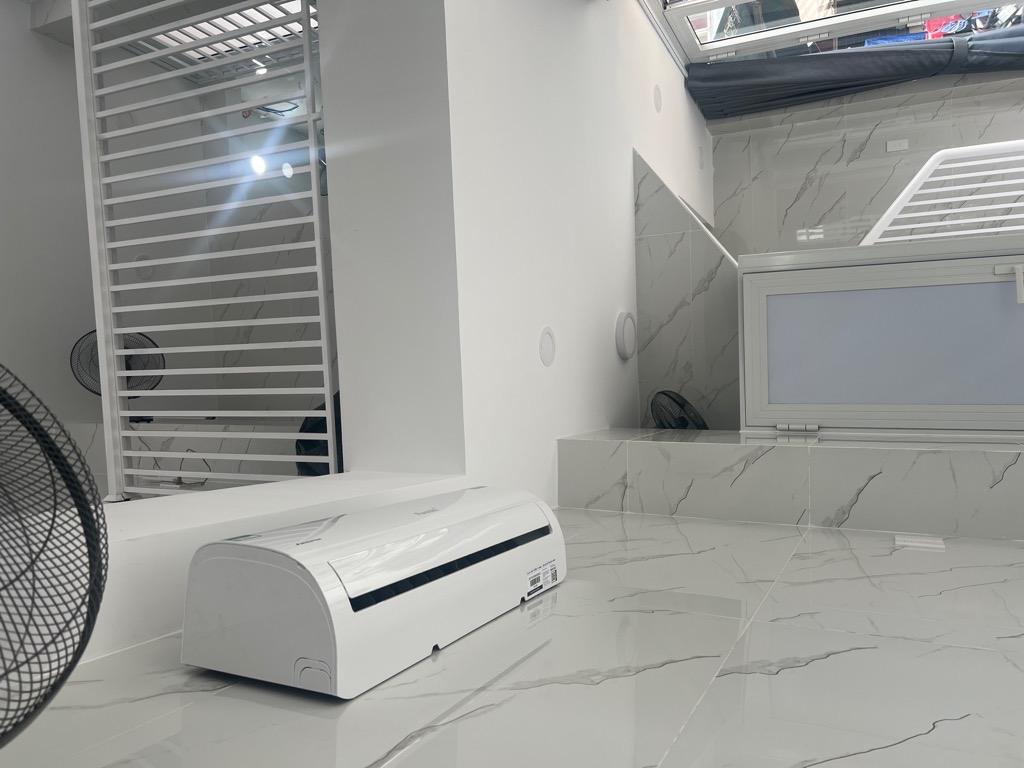 Nhà lô góc siêu đẹp, kinh doanh đỉnh ngay Lê Thị Riêng
