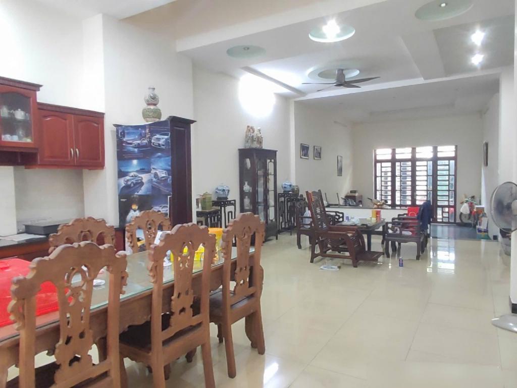Bán nhà 3 tầng 125m2 tại quận Tân Bình giá 14 tỷ