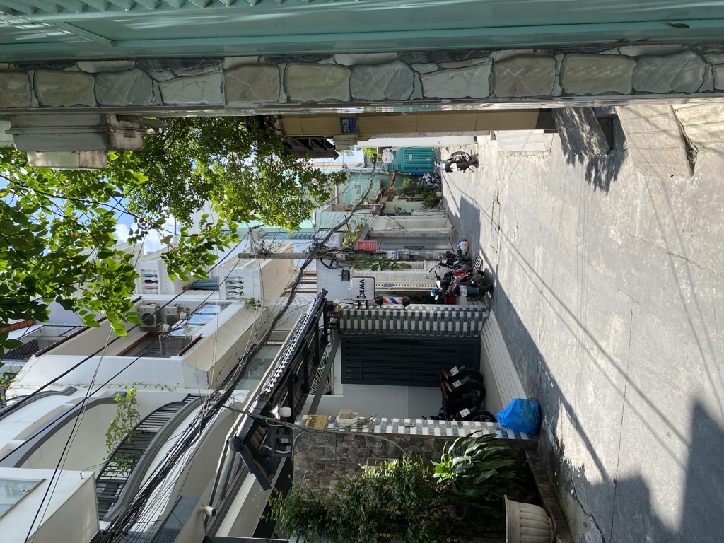Nhà Phố Quận 10 - Không Gian Sống Rộng Rãi Sáng Tạo