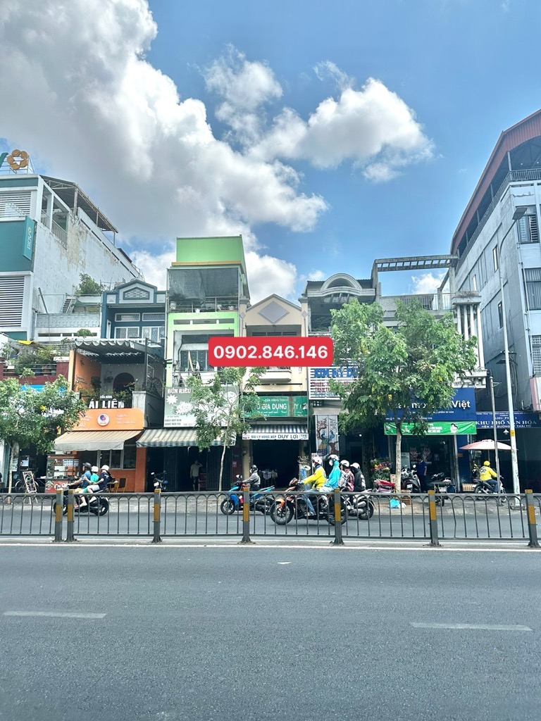 Nhà mặt tiền Lý Thái Tổ quận 10, kinh doanh tốt, 3 tầng rộng rãi