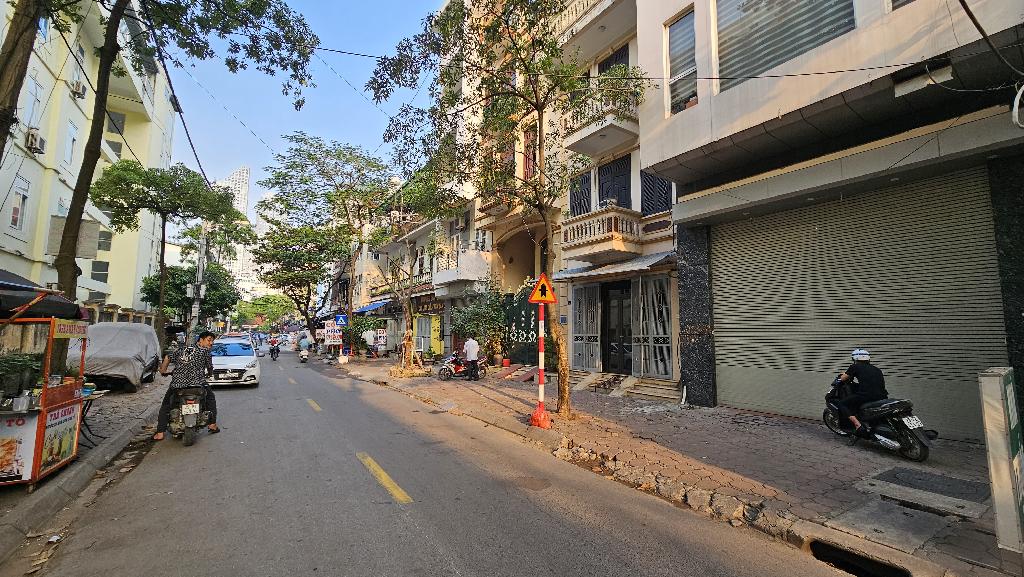 Nhà mặt phố Bế Văn Đàn sầm uất, hai mặt thoáng