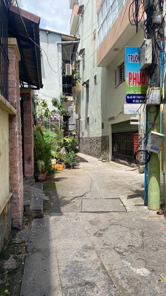 Nhà Quận 10 giá tốt, 5 phòng ngủ tiện nghi, gần Trần Nhân Tôn