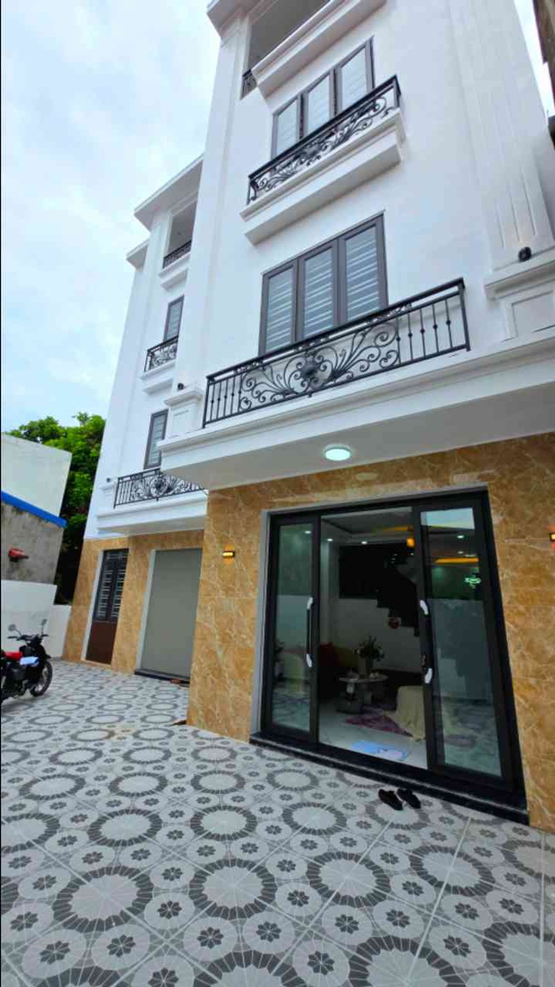 Nhà mới 4 tầng hiện đại tại Đông Khê với thiết kế thông minh và không gian thoáng đãng