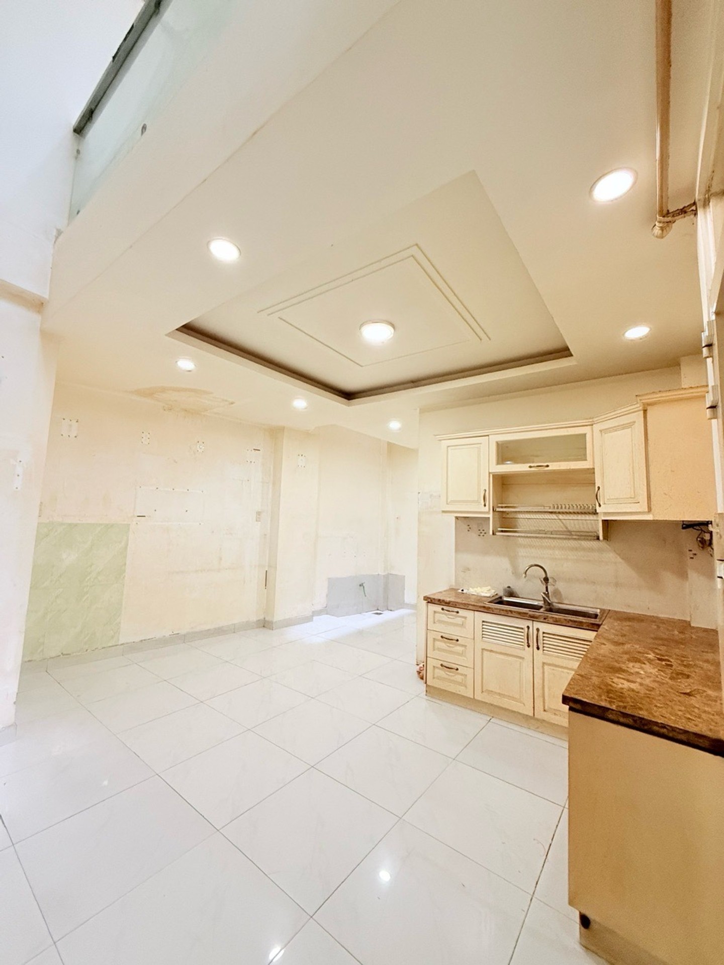 Nhà riêng 5 tầng kiên cố tại Phú Nhuận, thiết kế tiện nghi và riêng tư