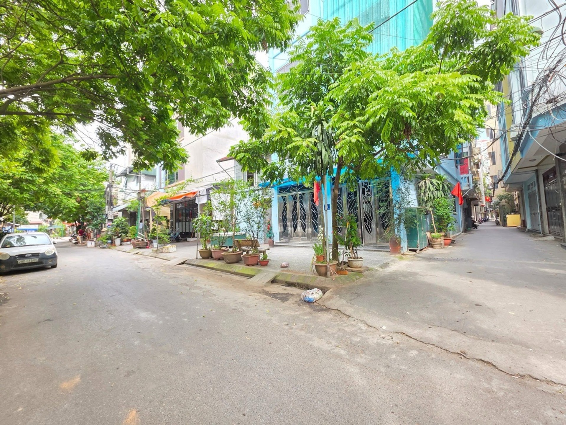 Nhà 3 tầng phân lô ô tô, ngõ thông, gần phố sầm uất