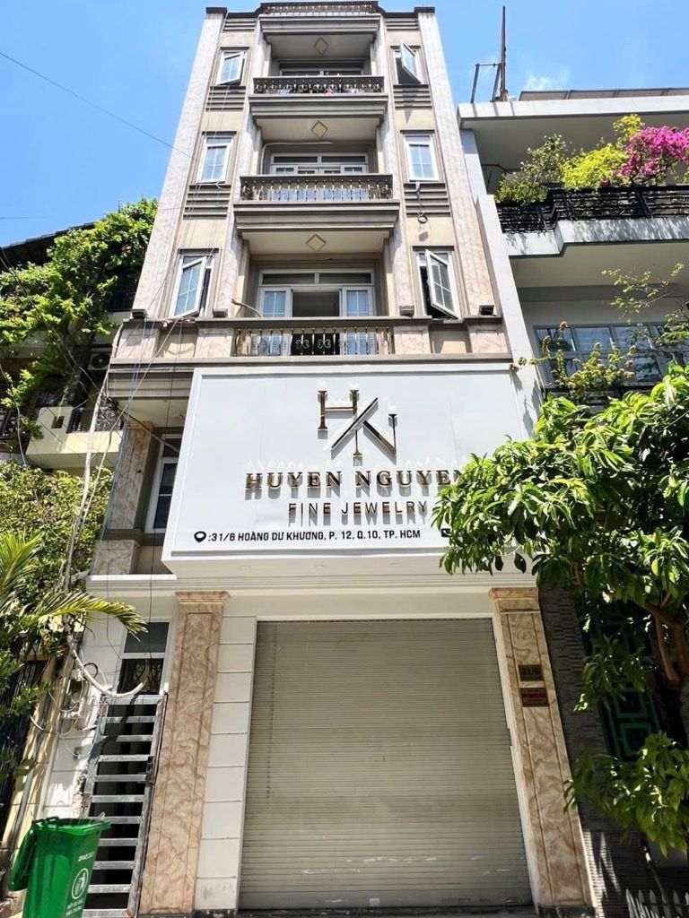 Nhà 5 tầng siêu phẩm Quận 10, tiện nghi đầy đủ, thu nhập ổn định
