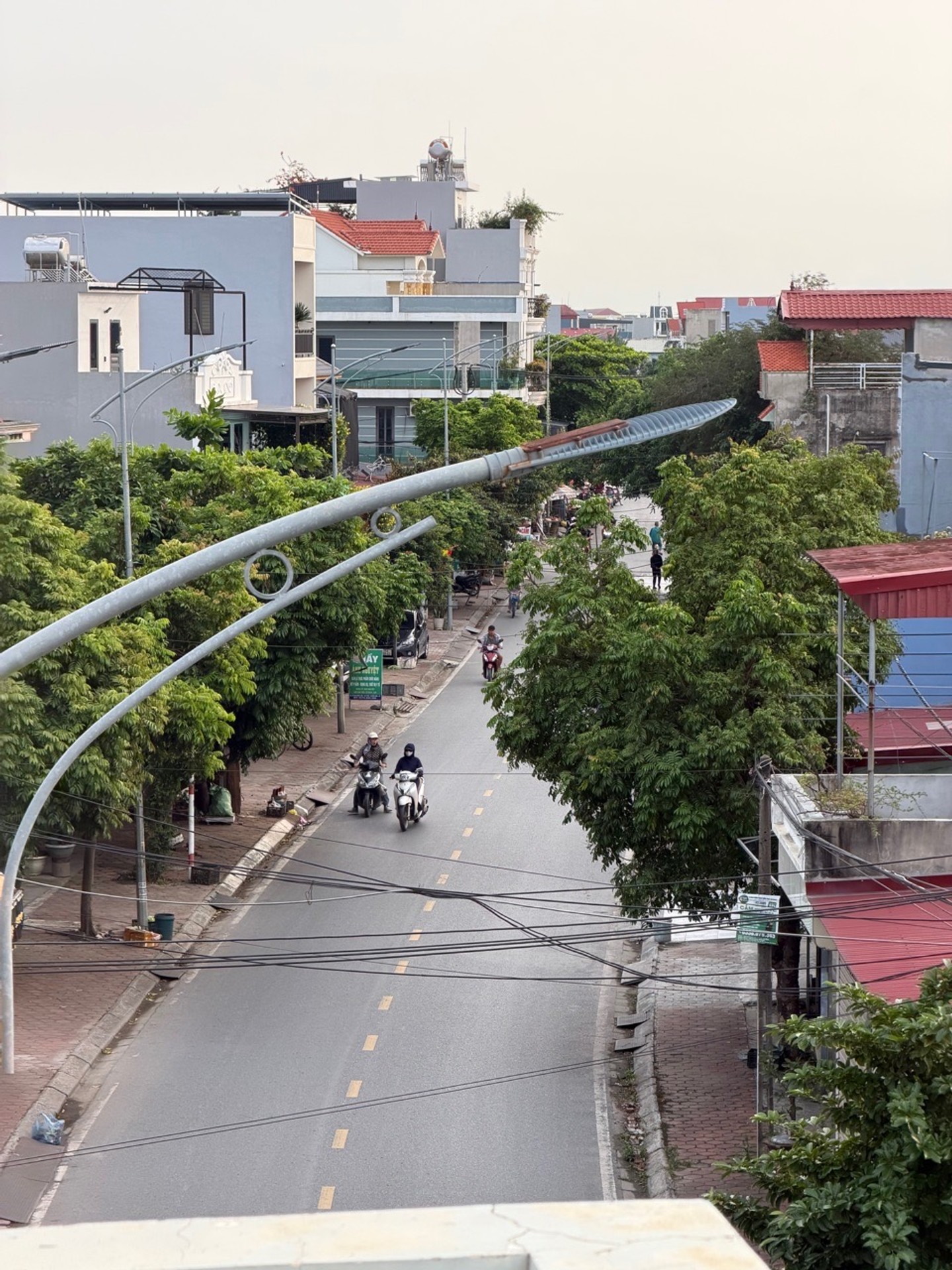 Nhà mặt phố Đa Phúc, mặt tiền rộng, thiết kế hiện đại, kinh doanh đắc địa