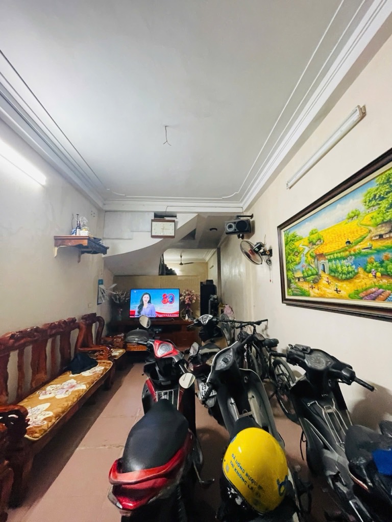 Bán nhà riêng 6 tầng tại Tây Hồ, nhà có thang máy, ngõ ô tô đỗ cửa