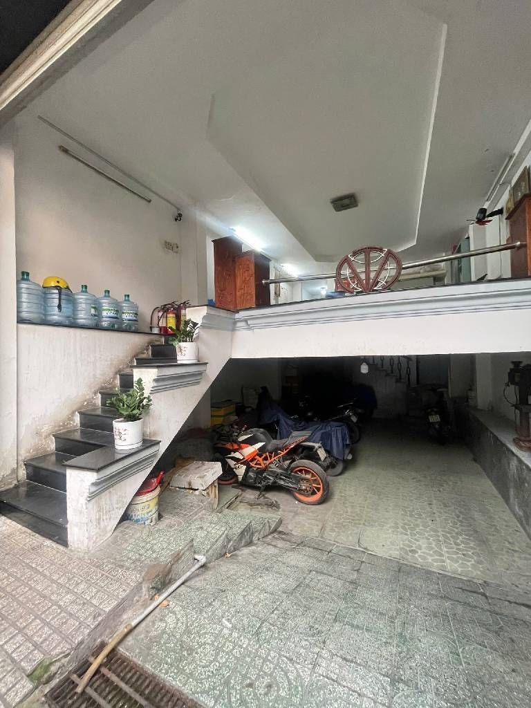 Bán toà nhà 2 mặt tiền Lũy Bán Bích diện tích 300m2 giá 33.5 tỷ