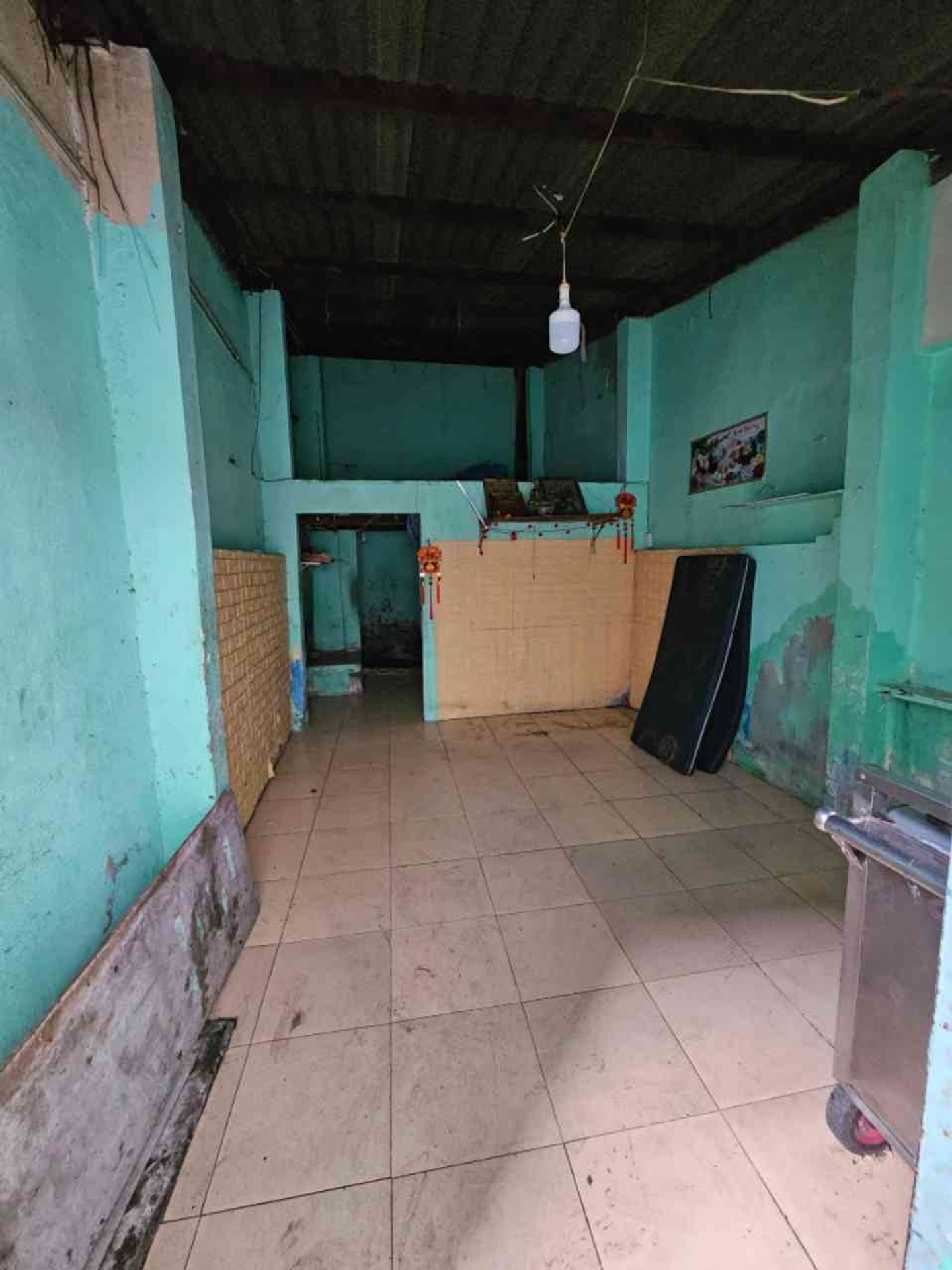 Nhà nhỏ xinh, giá tốt tại Quận 10, chuẩn để xây mới