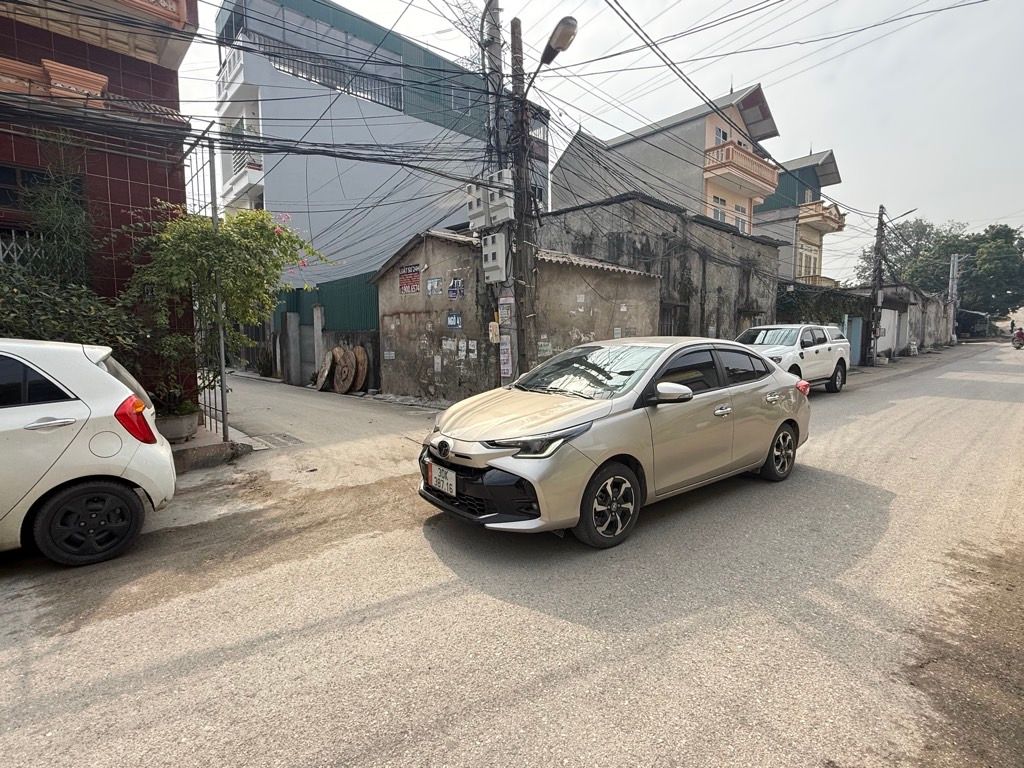 Bán đất có phòng trọ sẵn dòng tiền, mặt tiền rộng tại Mai Châu, Đại Mạch