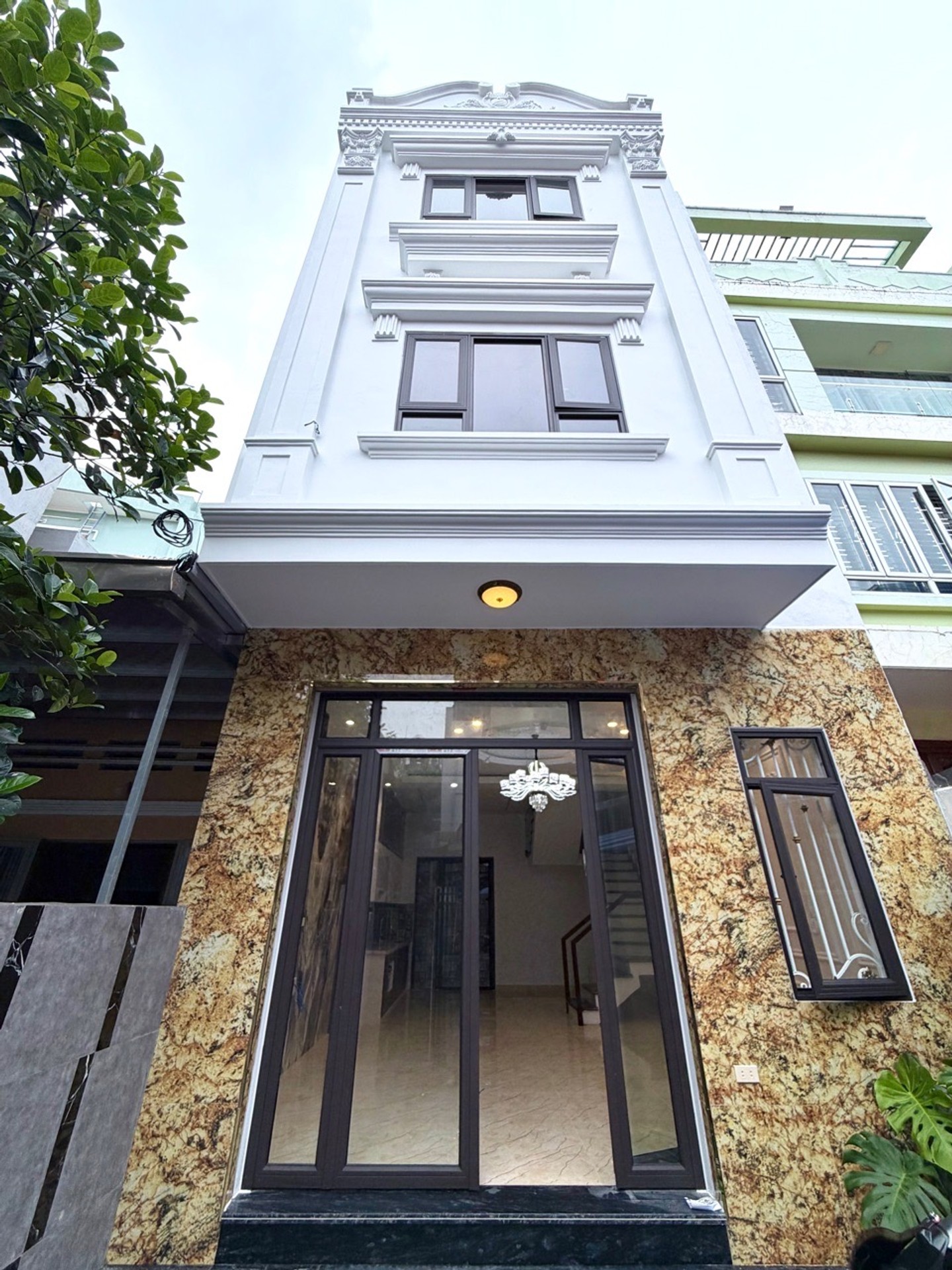 Bán nhà riêng 4 tầng độc lập tại trung tâm Đà Nẵng, khu phố Ngô Quyền