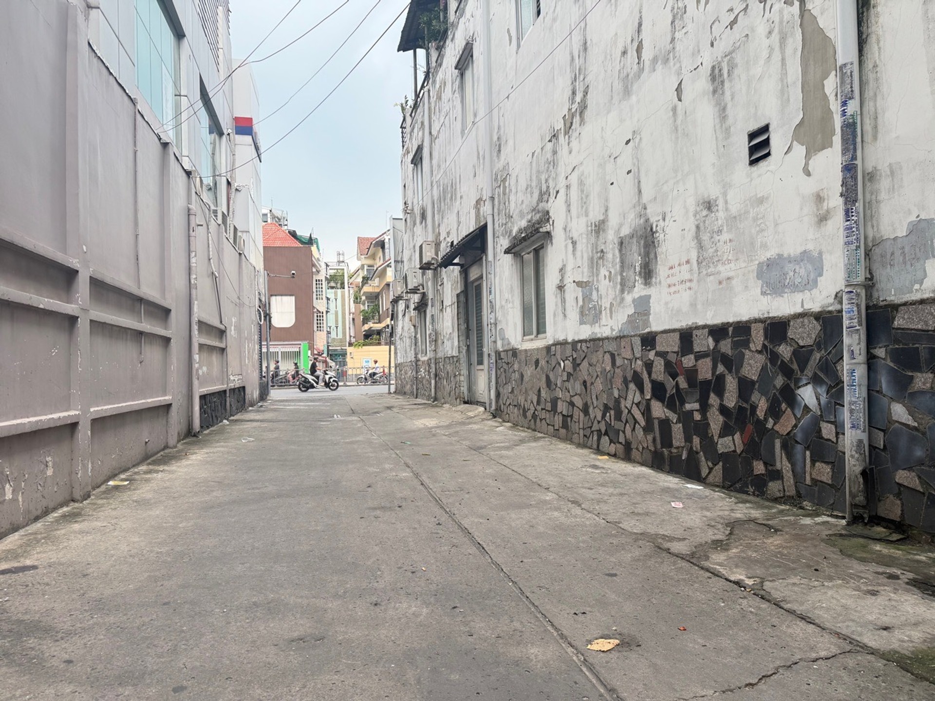 Bán tòa nhà 3 tầng, 20 phòng, Phú Nhuận, diện tích 238m2