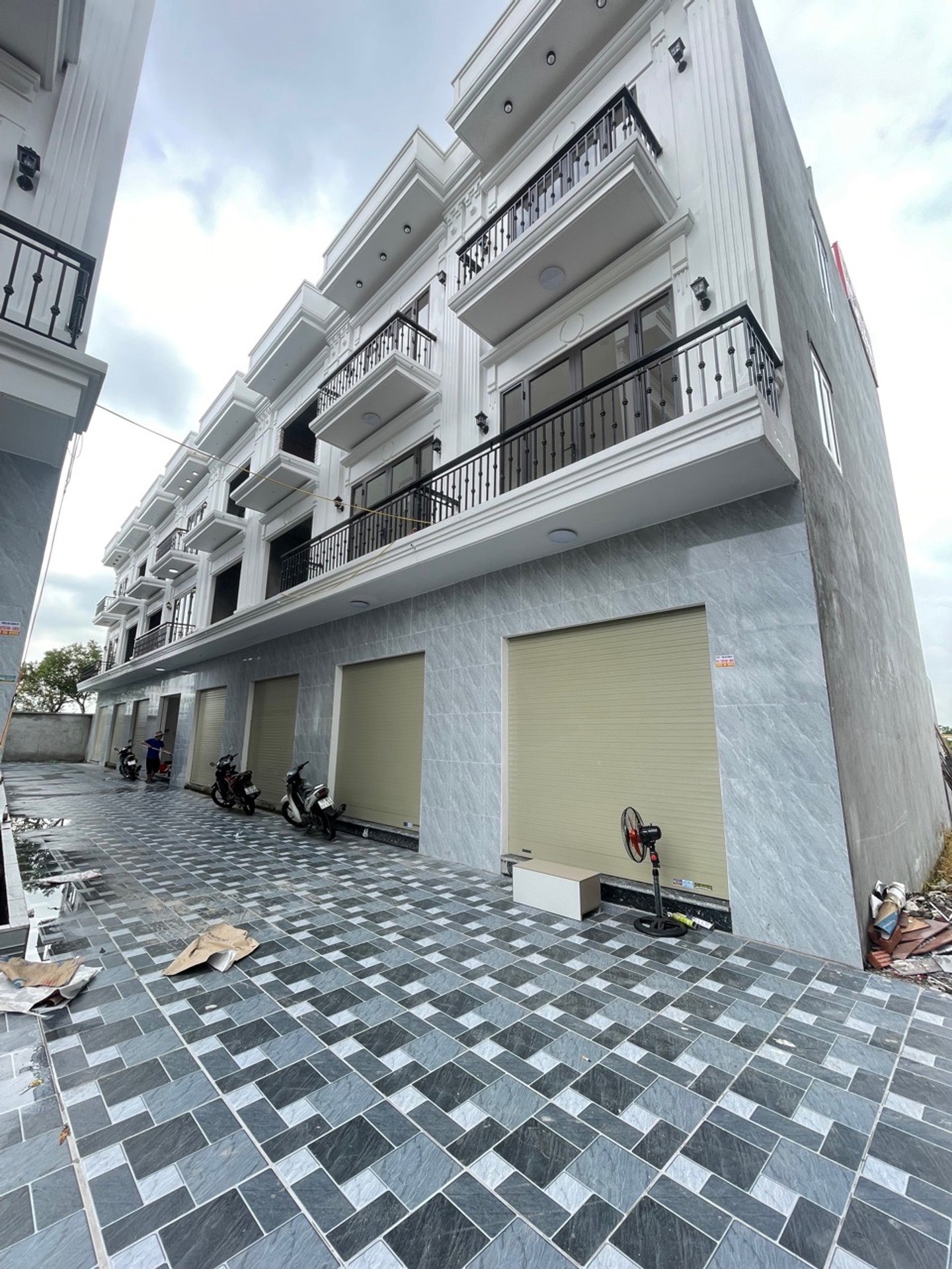 Nhà mới xây 3 tầng hiện đại tại Đào Yêu, An Dương, ô tô đỗ cửa thoáng mát
