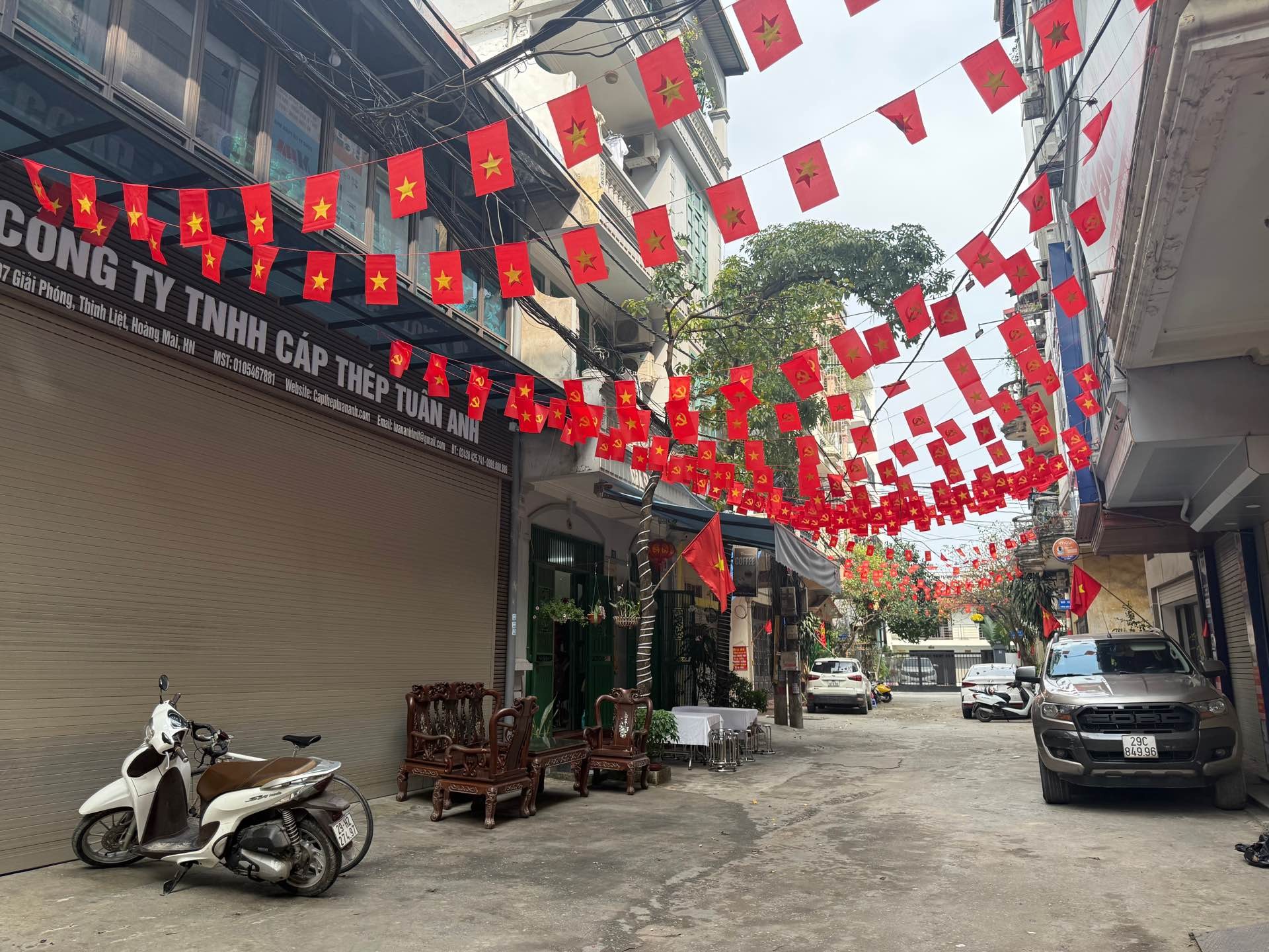 NHÀ XÂY MỚI - THANG MÁY - 40M RA PHỐ - FULL NỘI THẤT - Ô TÔ TRÁNH - LÀM VĂN PHÒNG - KINH DOANH
