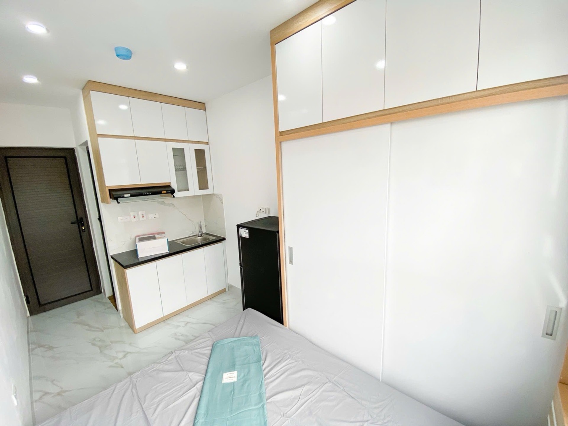 Toà nhà dịch vụ 7 tầng, 23PN, doanh thu trên 100 tr/tháng tại Vũ Tông Phan.