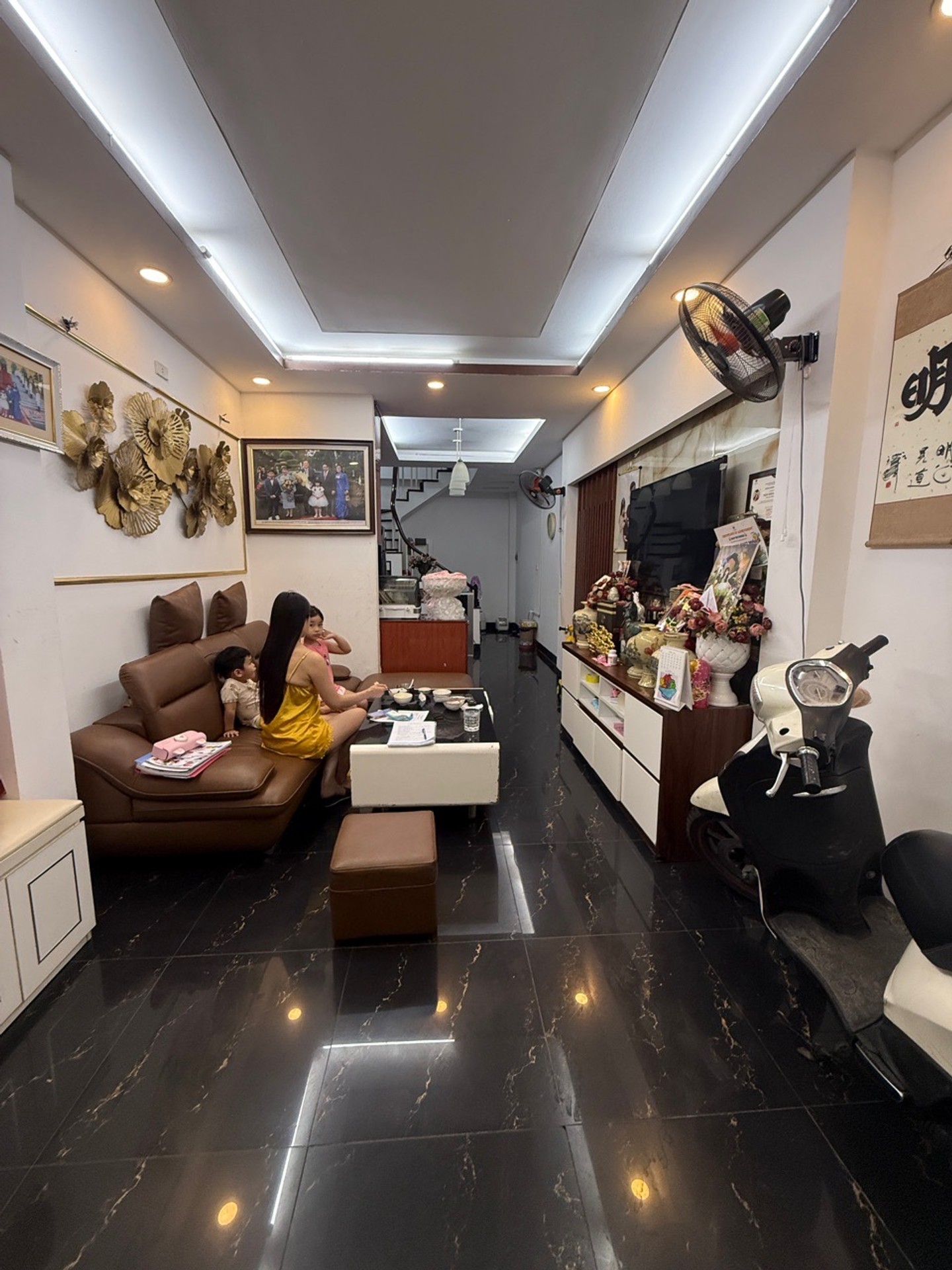 Bán nhà 4 tầng diện tích 36.6m2 tại Kim Mã giá 8.9 tỷ