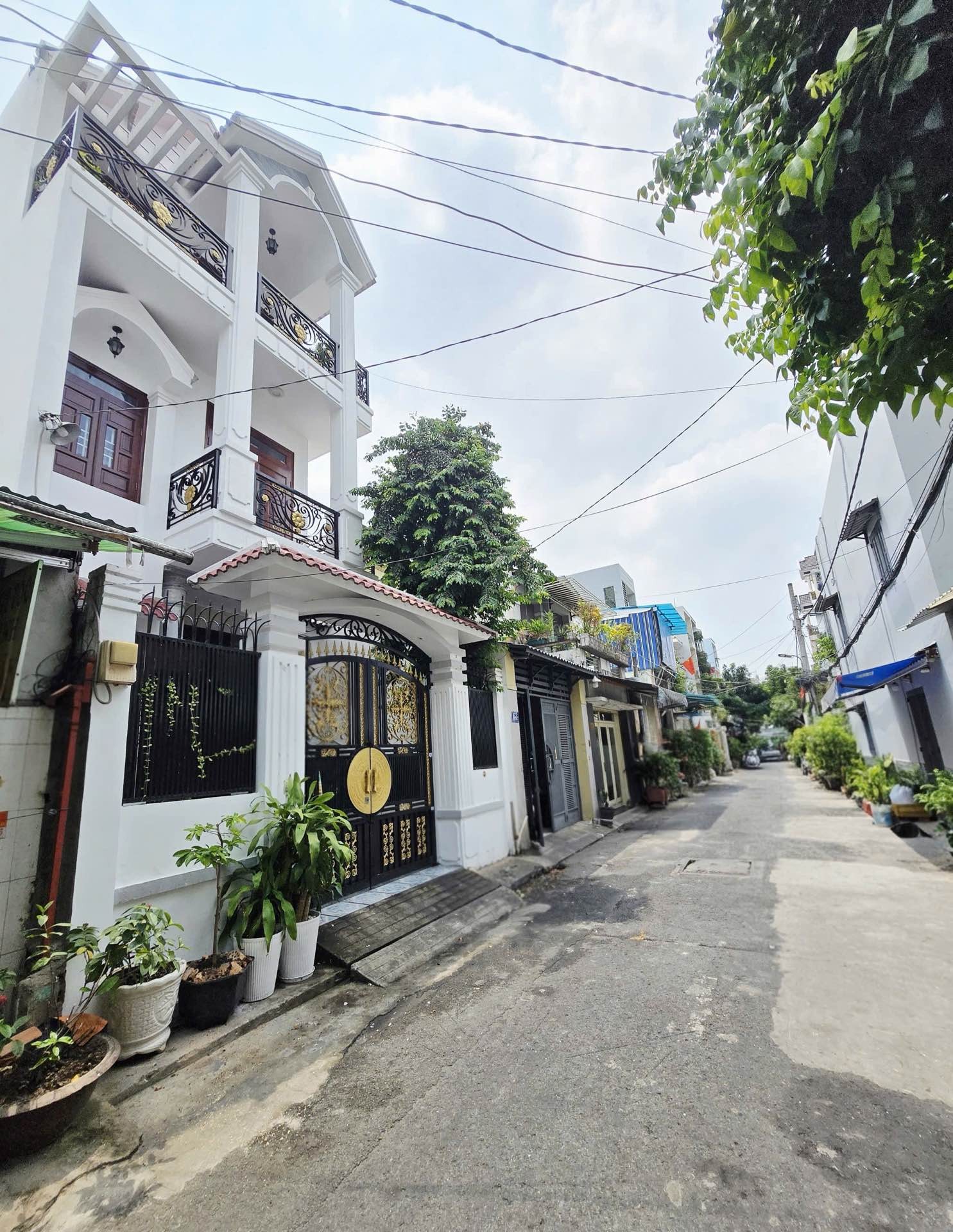 BIỆT THỰ MINI 3 TẦNG BÌNH LONG GIÁP NGUYỄN SƠN TÂN PHÚ 96 M² - 9 TỶ
