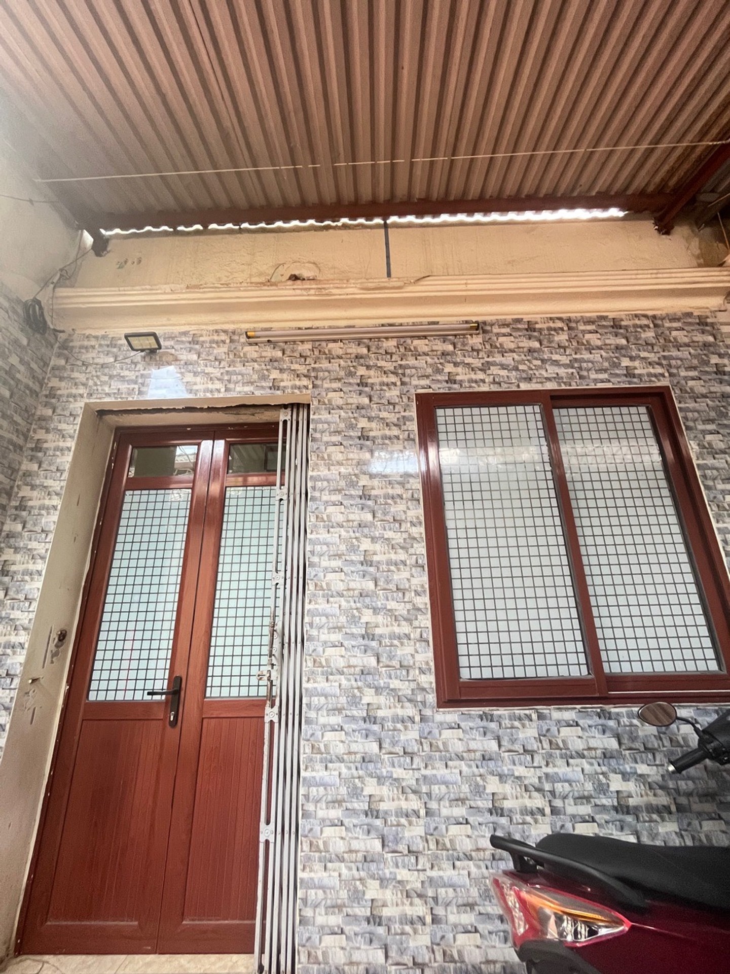 Nhà phố 2 tầng tiện nghi tại khu vực Nguyễn Công Trứ phù hợp gia đình trẻ
