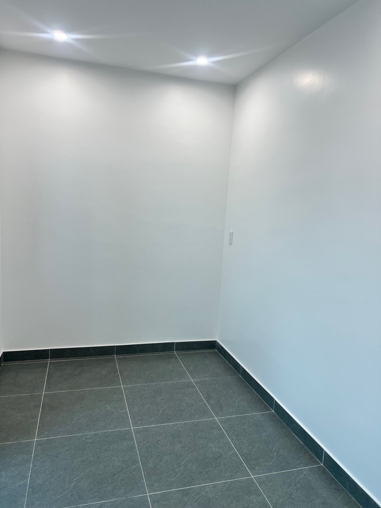 Nhà riêng 3 tầng hướng Đông tại khu dân trí cao, gần trung tâm thành phố