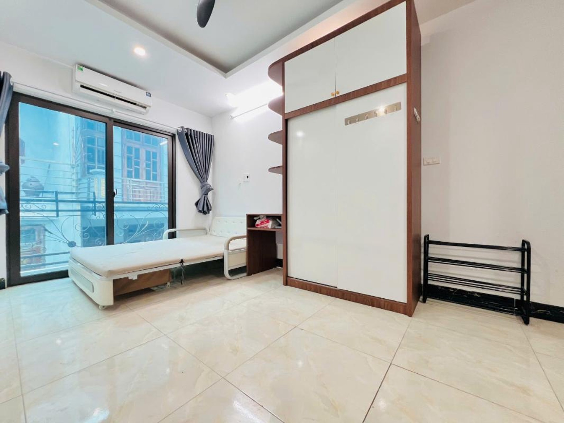 CCMN 7 Tầng thang máy, 116m2, Vũ Tông Phan - 28 Phòng Khép Kín, Dòng Tiền 2 Tỷ/Năm, gà đẻ trứng.