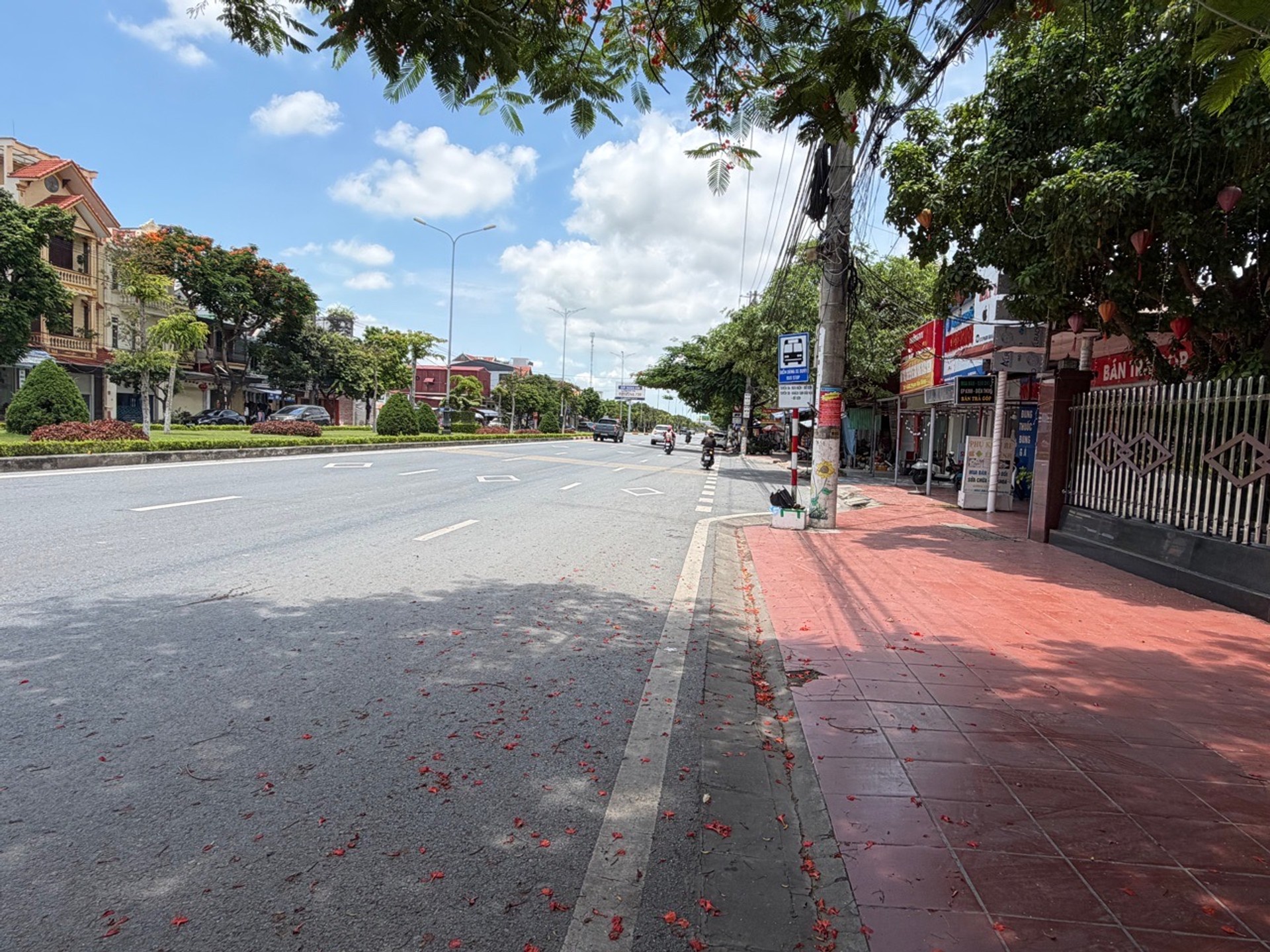 Nhà mặt phố rộng 6m ngay trung tâm Phạm Văn Đồng, cơ hội vàng đầu tư kinh doanh