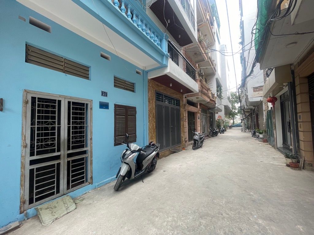 Nhà 4 Tầng Ôtô Đỗ Cửa, Vị Trí Đắc Địa Tại Nhuệ Giang