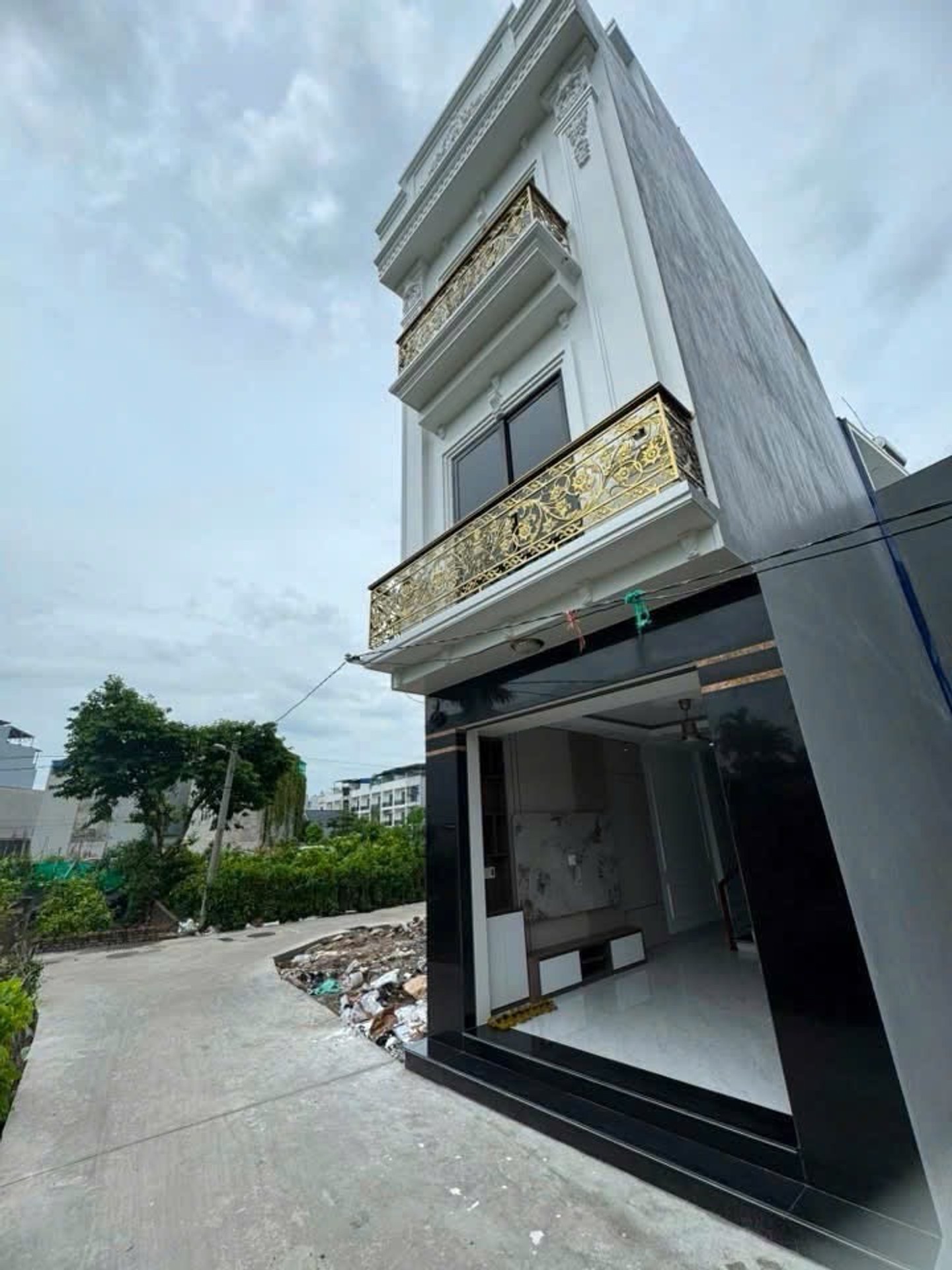 Nhà riêng 4 tầng mặt ngõ ô tô đỗ cửa khu Hàng Tổng, diện tích 40.8 m²
