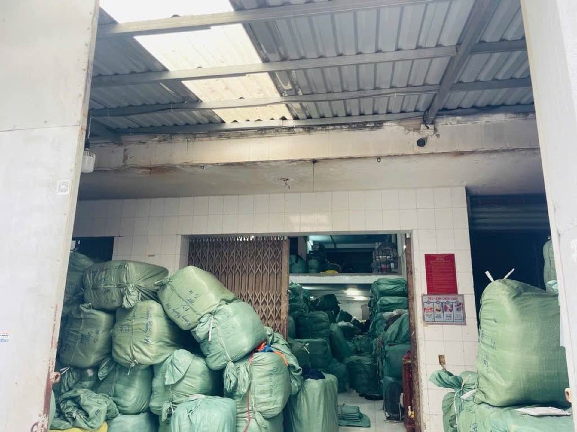 Bán nhà riêng 3 tầng 270m2 mặt tiền 11m tại Tân Phú giá 21.5 tỷ
