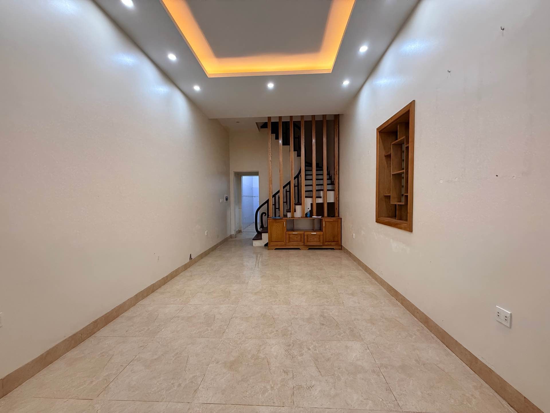 Nhà 3 tầng diện tích 63,7m² tại khu vực Vũ Tông Phan, ngõ ô tô thông tiện lợi