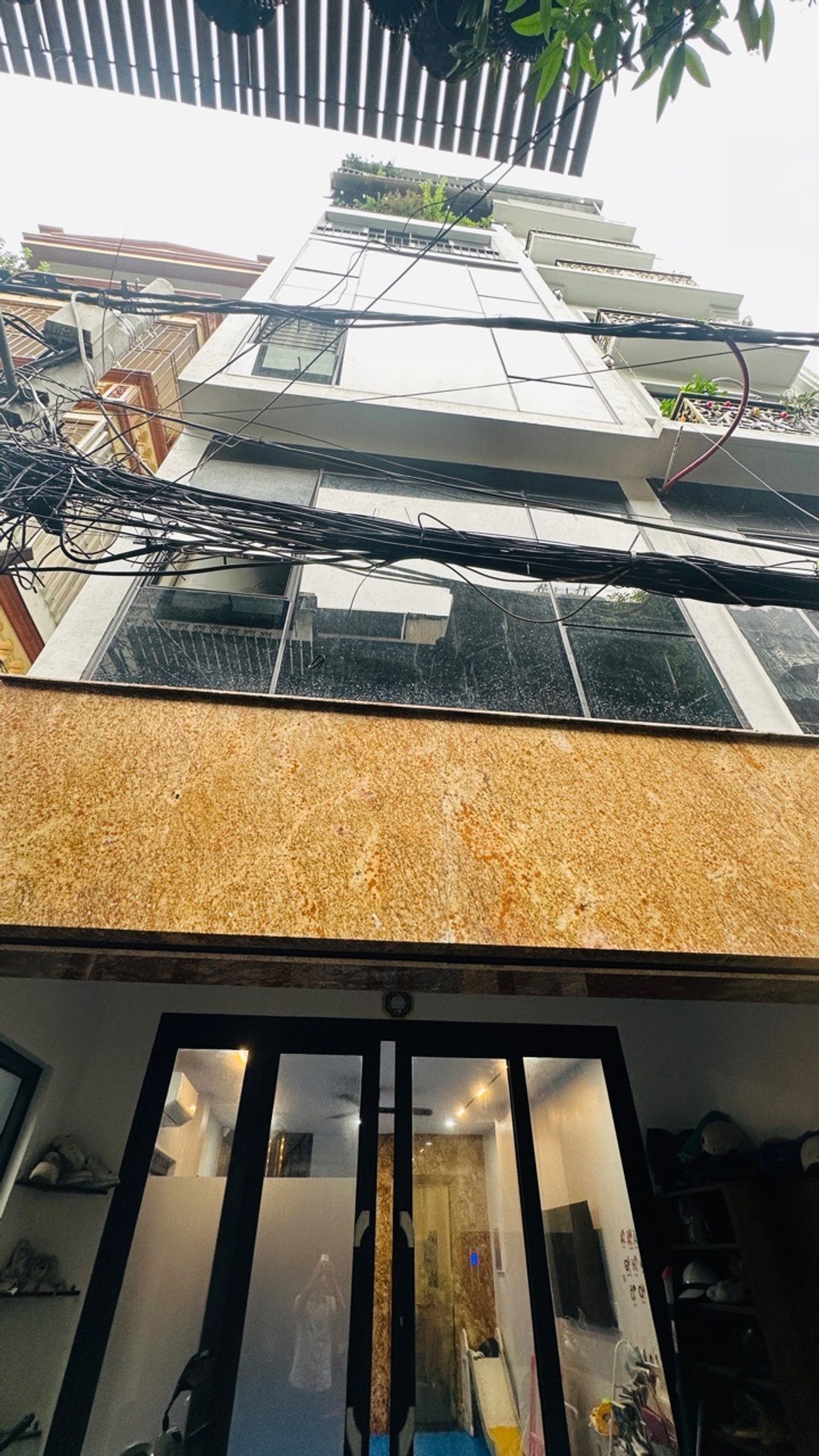 SIÊU PHẨM NGUYỄN TRÃI – 40M2 x 7 TẦNG THANG MÁY x 3.8M MẶT TIỀN X 12.9 TỶ – Ô TÔ ĐỖ CỬA .