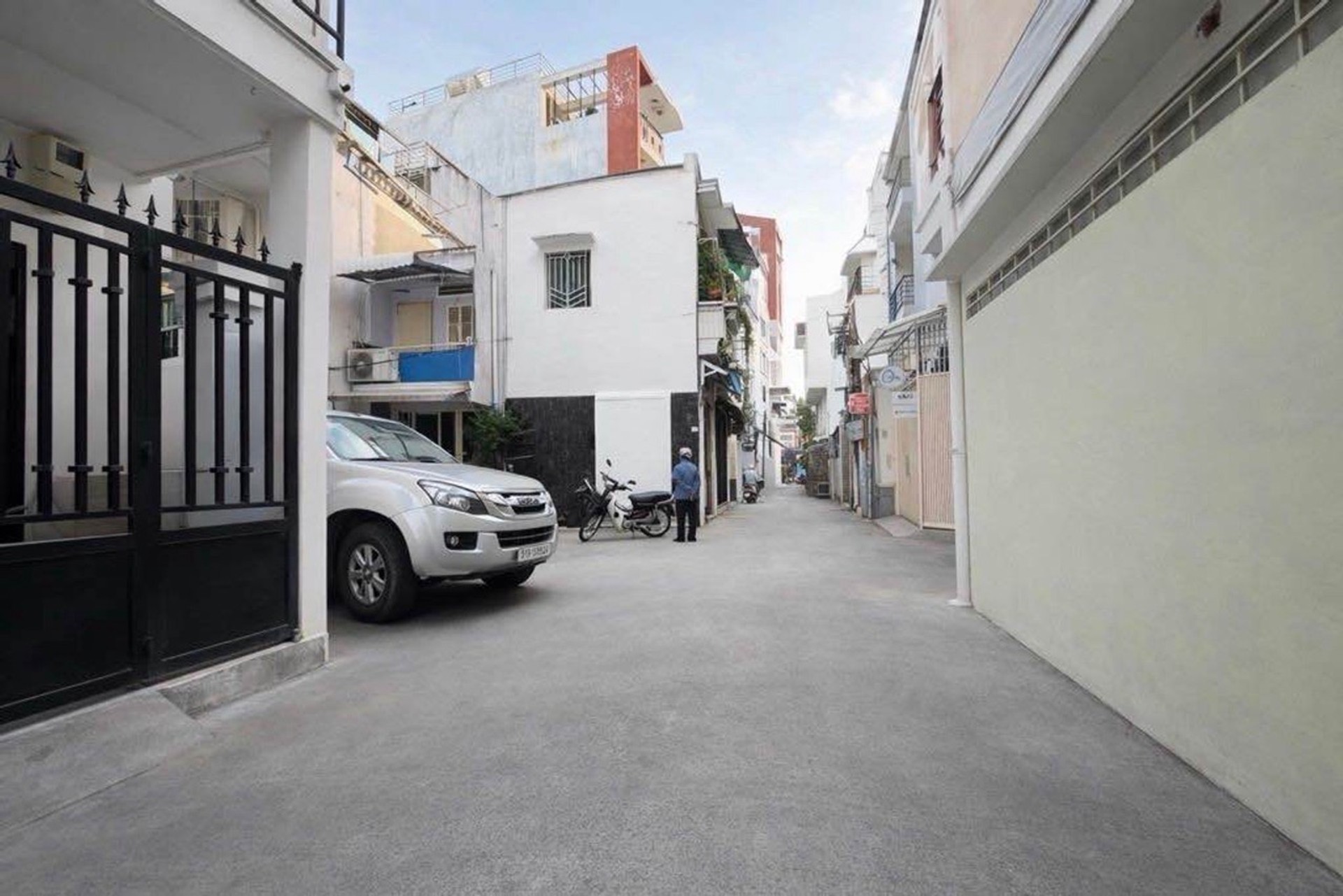 Cơ hội hiếm có: Nhà lô góc hẻm ô tô Phan Văn Trị gần Quận 1, giá hấp dẫn. 6.5t