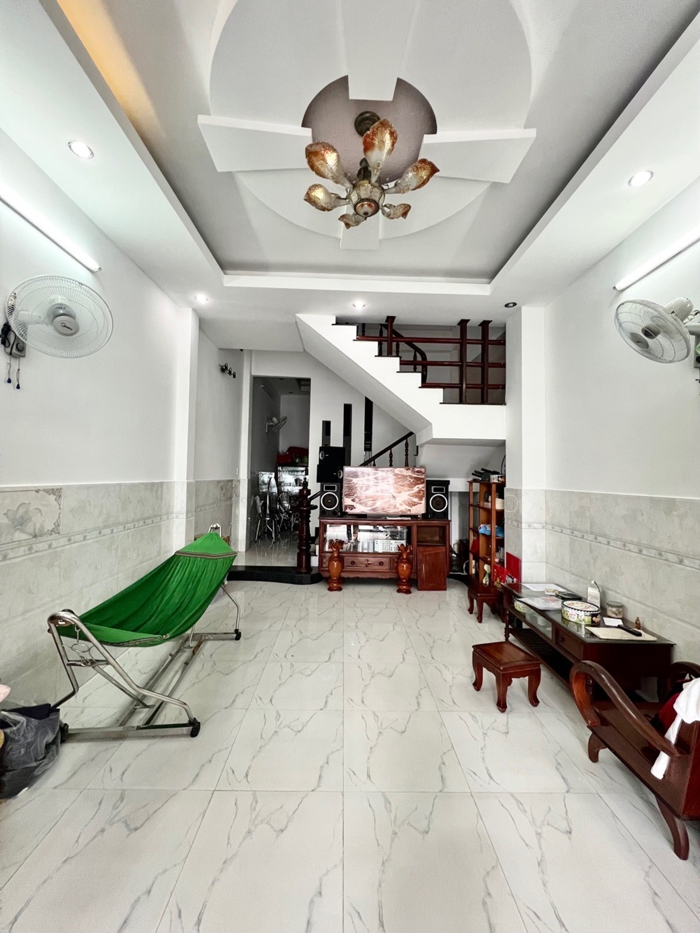 Nhà riêng 3 tầng hiện đại tại Bình Hưng Hoà - Giá hấp dẫn