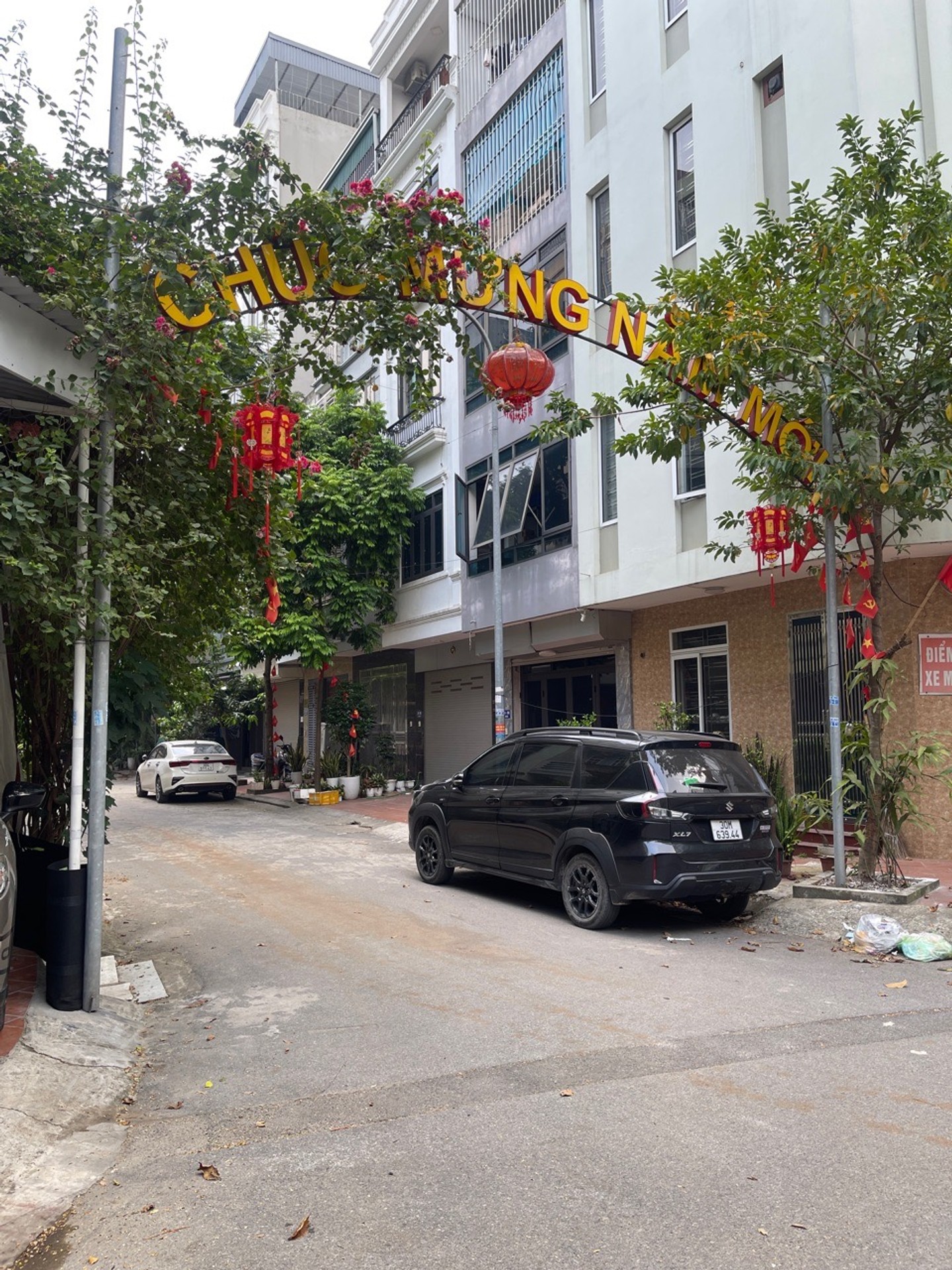 Biệt thự nhỏ xinh, ô tô vào tận cửa, tặng nhà cấp 4 cho thuê