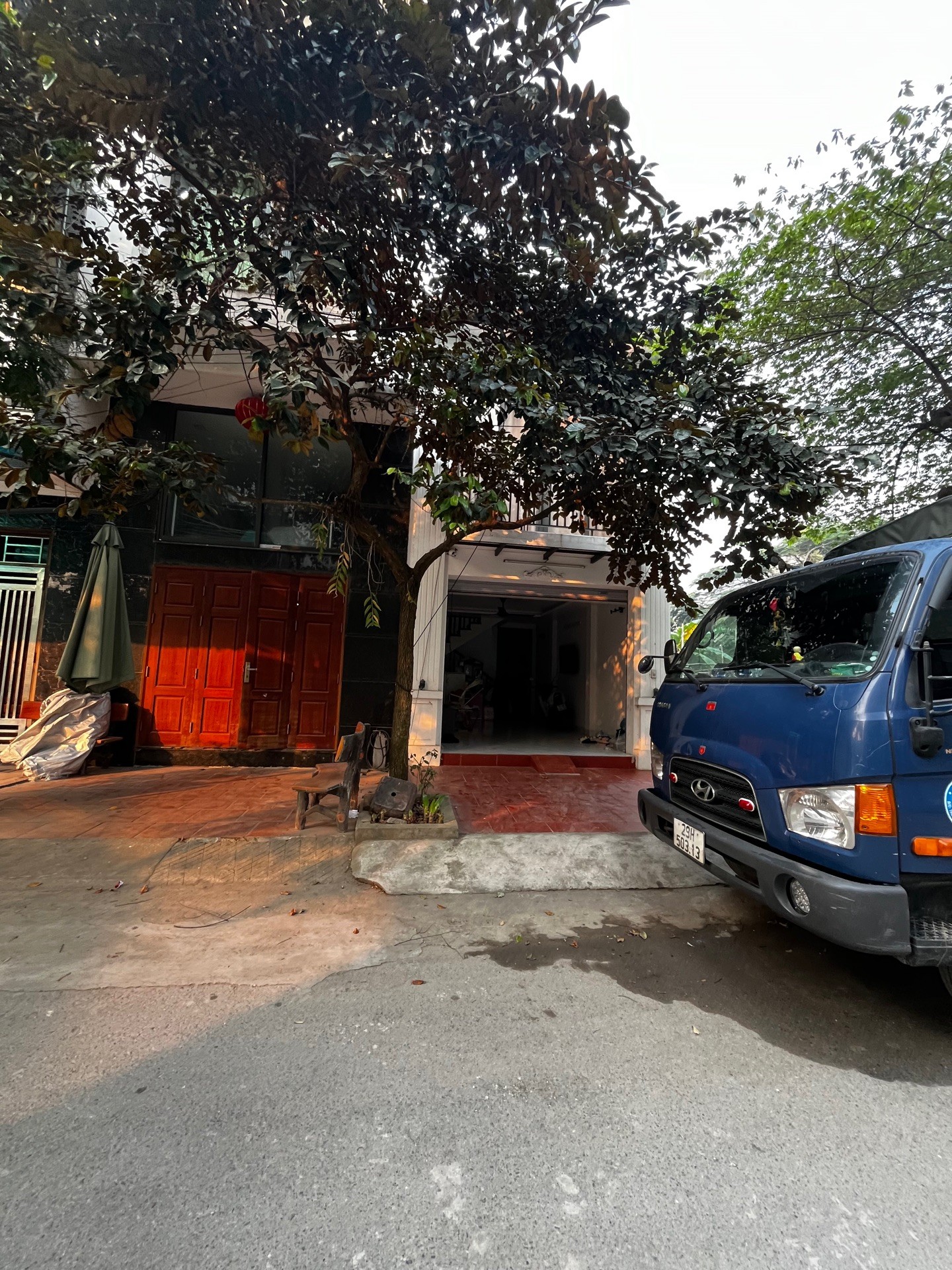 Biệt thự phố ô tô tránh, kinh doanh sầm uất