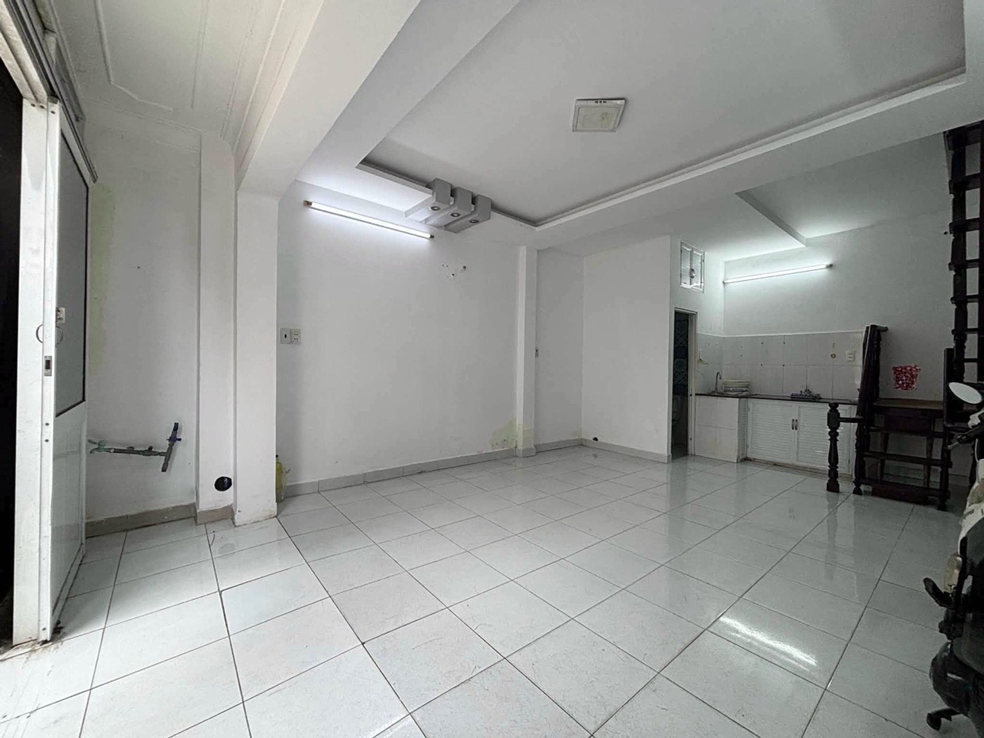 Nhà 2 tầng, hẻm xe hơi, Bình Thạnh, giá 6.9 tỷ