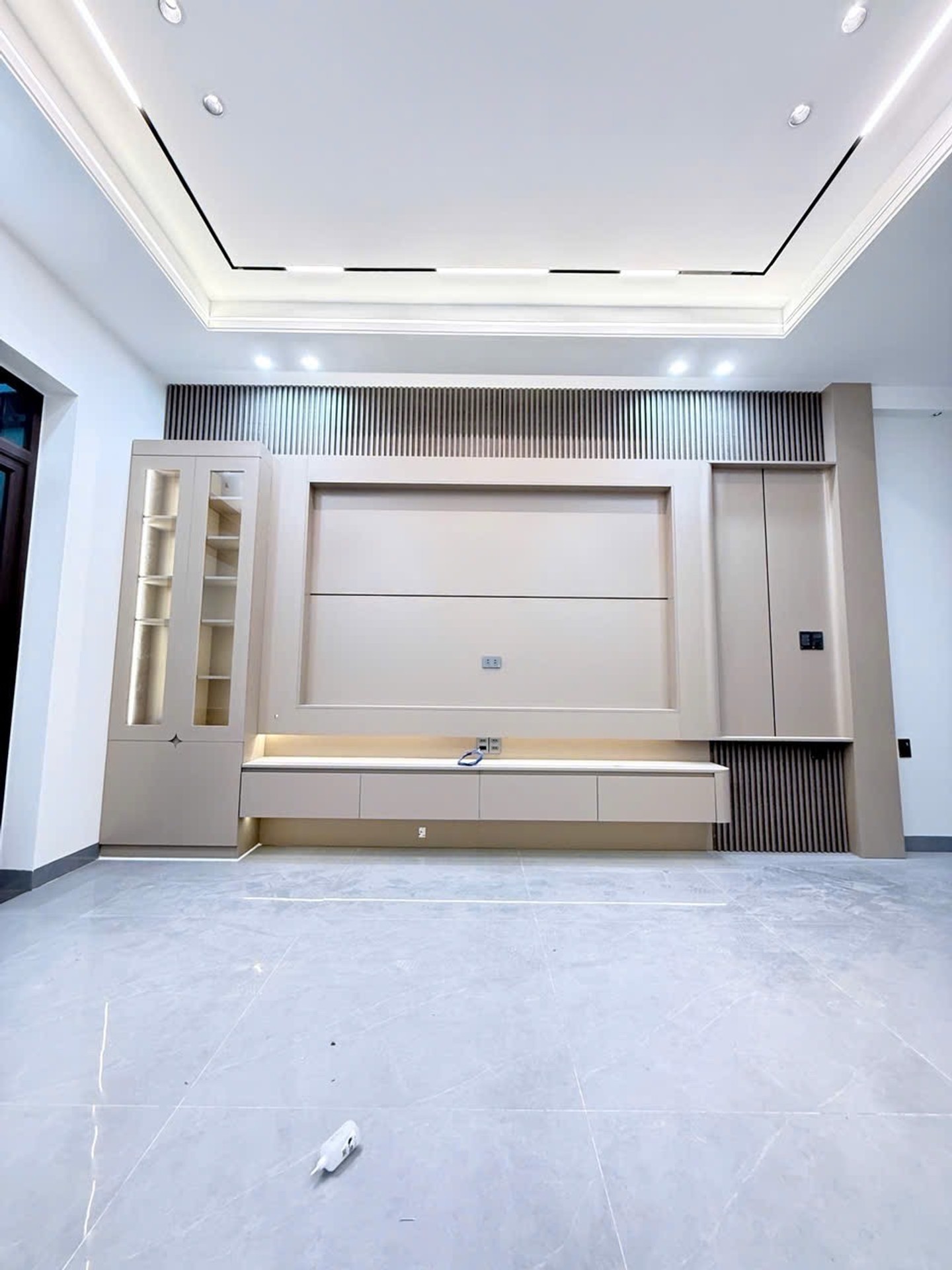 Bán Nhà 5 tầng có thang máy tại quận trung tâm Lê Hồng Phong