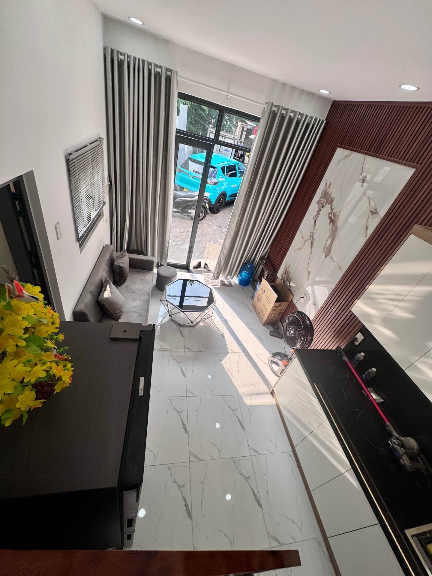 🔥 PHAN HUY ÍCH – NHỈNH 2 TỶ – HẺM XE HƠI THÔNG RỘNG 🔥

🏡 Nhà 3 tầng + sân thượng, thiết kế đẹp,