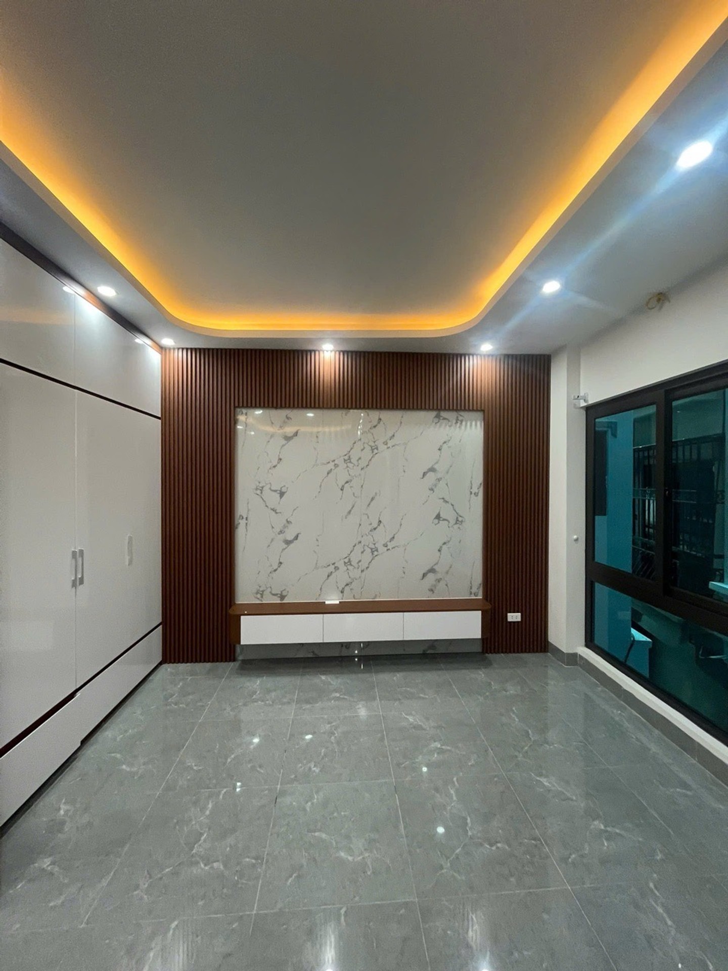 Bán nhà riêng Kim Chung, 40m², 5 phòng ngủ, full nội thất, pháp lý đầy đủ
