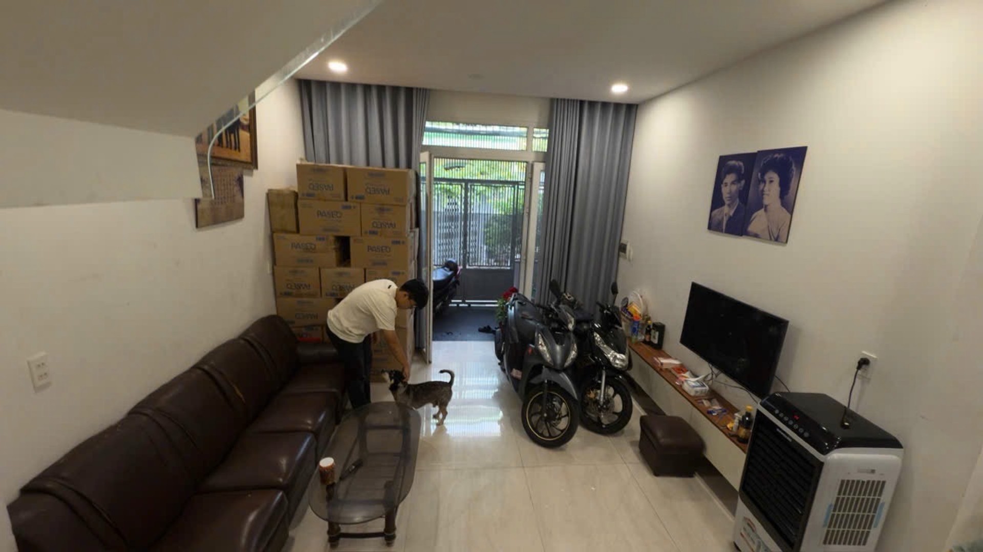 Chủ nhiệt bán - Nhà Ngay Aeon Tân Phú-Hẻm Nhựa Xe Tải Thông-68M2- Nhà Đẹp Vào Ở Ngay.