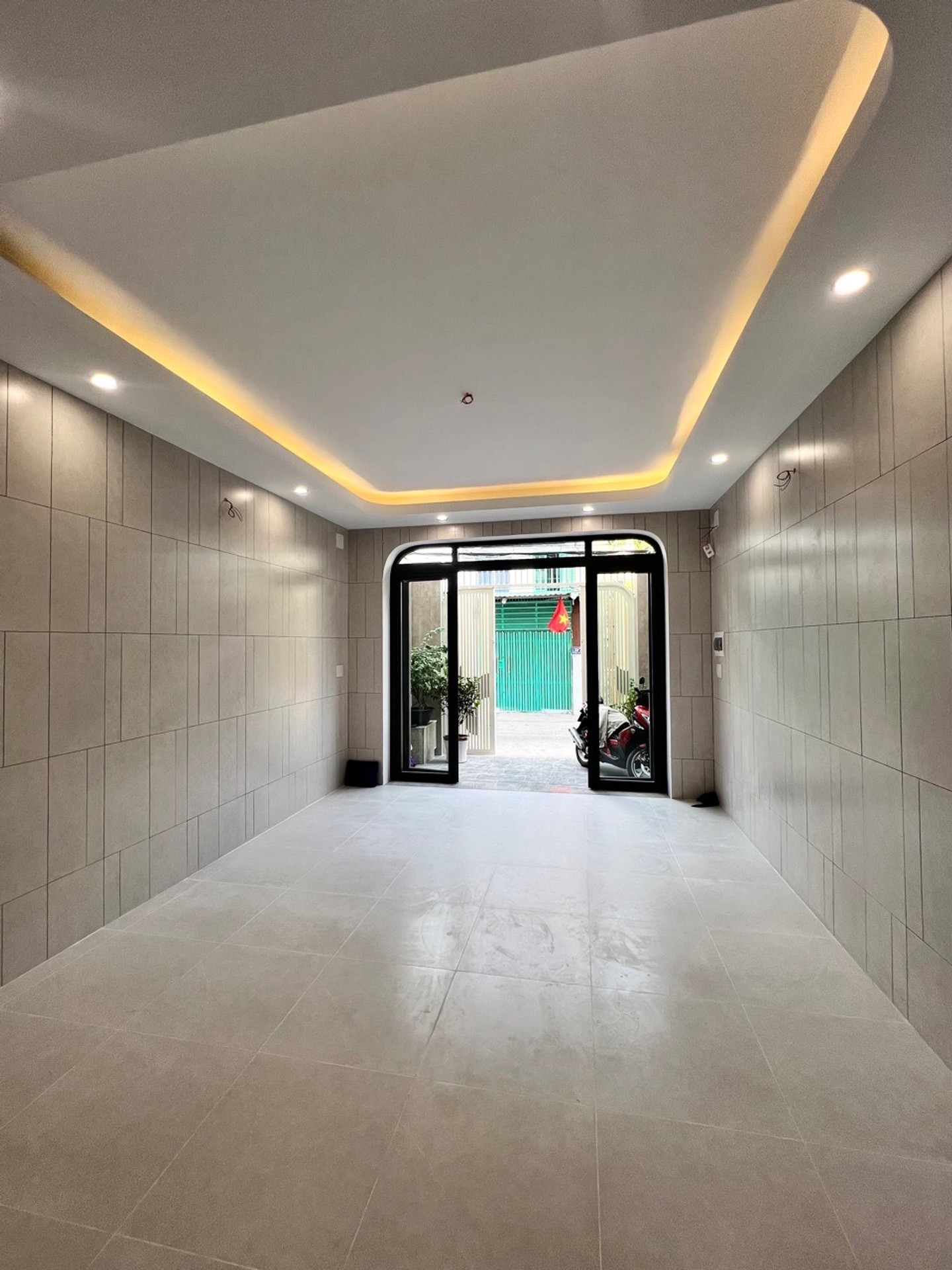 Nhà mặt phố 5 tầng hiện đại tại Lê Văn Quới - Cơ hội vàng cho nhà đầu tư