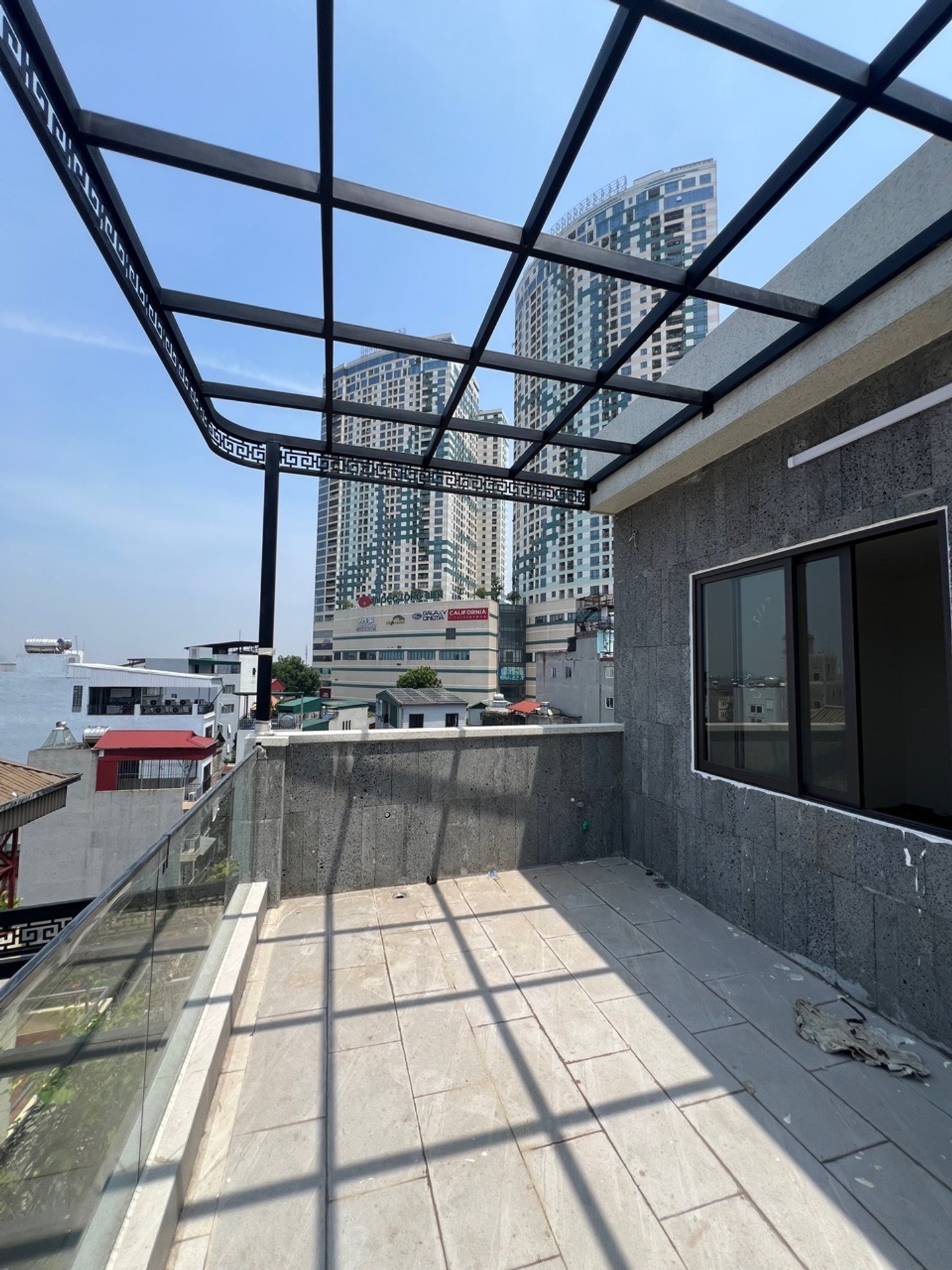 Cơ hội vàng sở hữu nhà 8 tầng thang máy tại Long Biên giá sốc