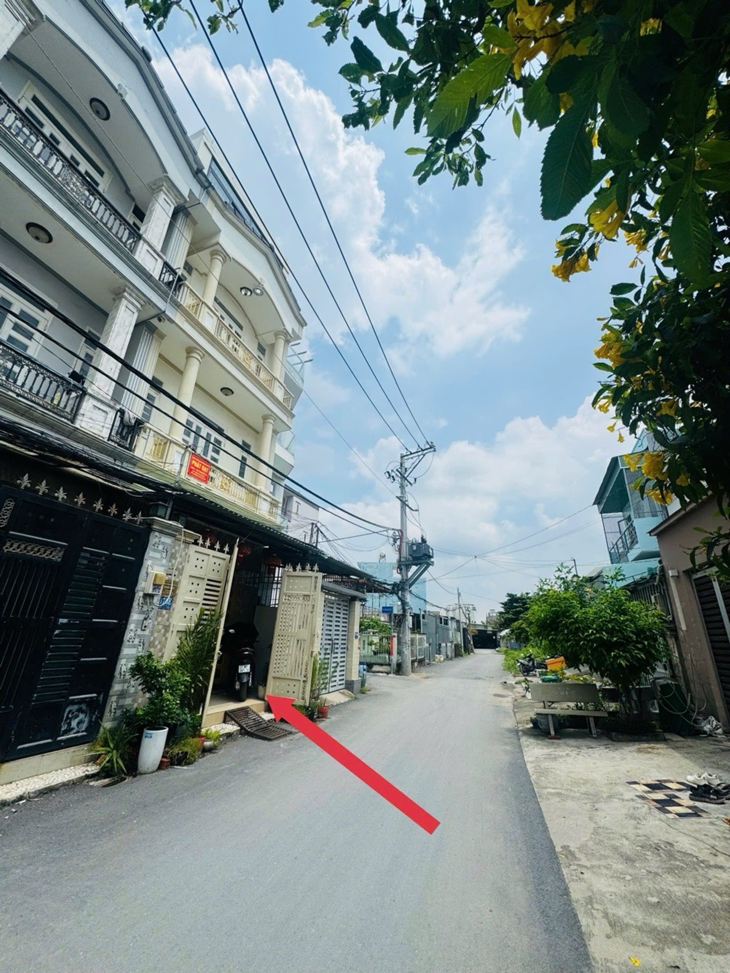 NHÀ ĐẸP 4 TẦNG- ĐƯỜNG RỘNG 12m TAM BÌNH- TĐ-Dt: 63m²( 4,4m x12,8m)- CHỈ : 6.98 tỷ
- SỔ HOÀN CÔNG -