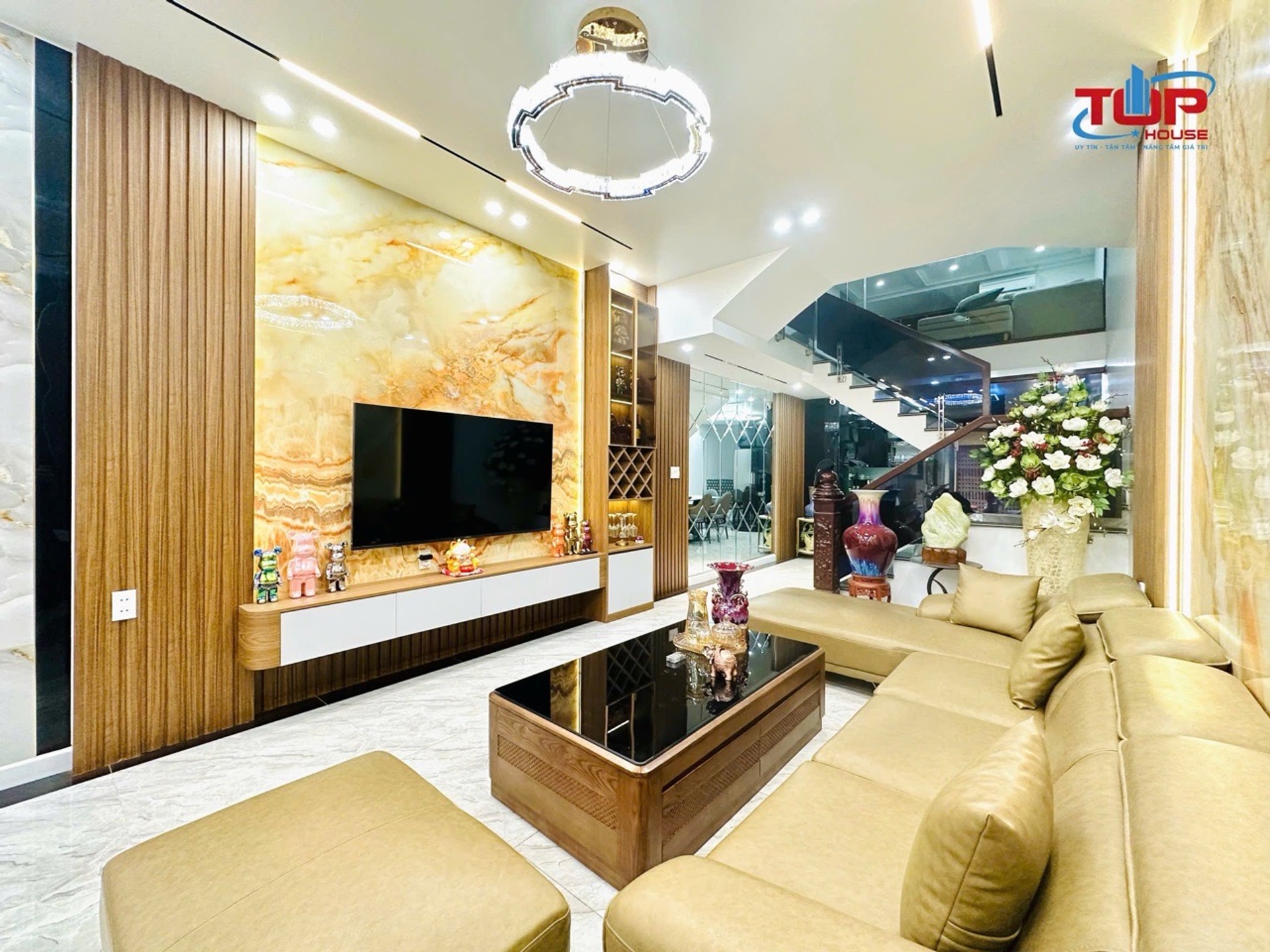 Nhà riêng 3.5 tầng mặt ngõ ngay gần phố Trần Nguyên Hãn với thiết kế hiện đại