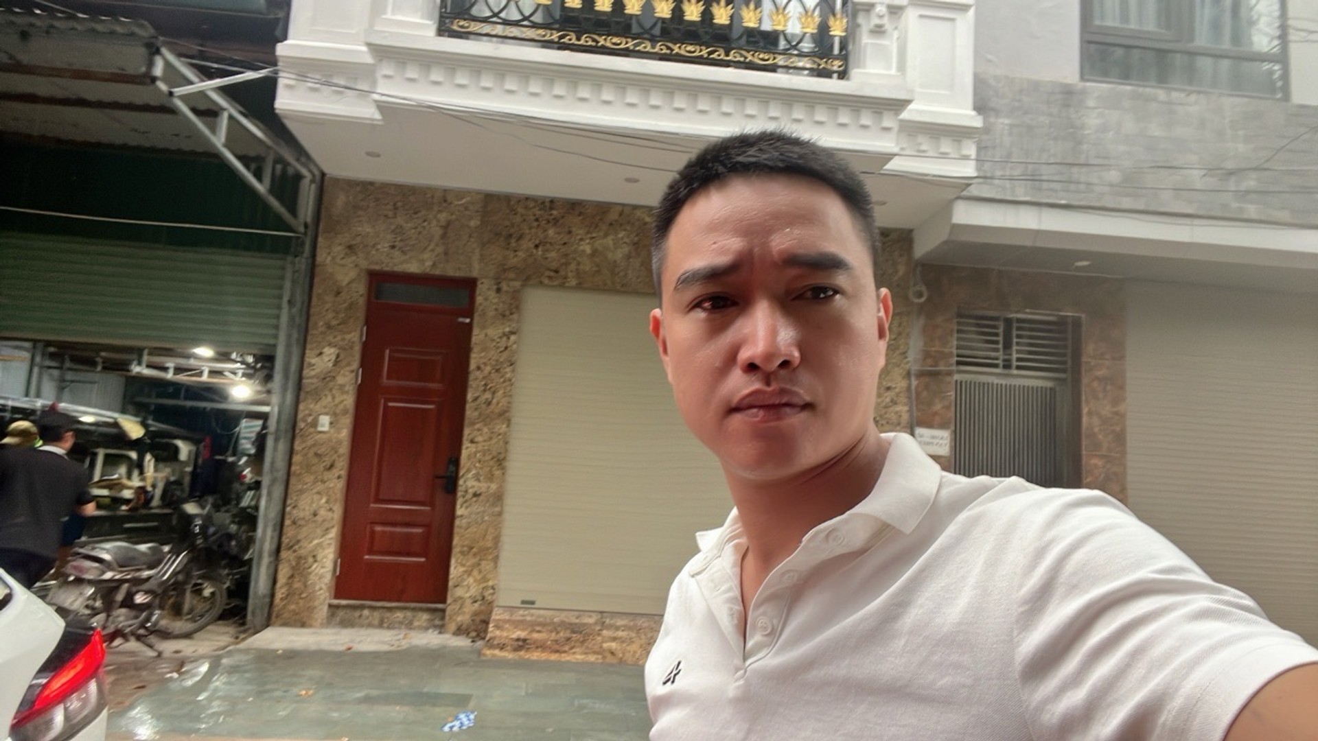 Nhà phố 7 tầng thang máy, full nội thất ngay gần Vạn Bảo