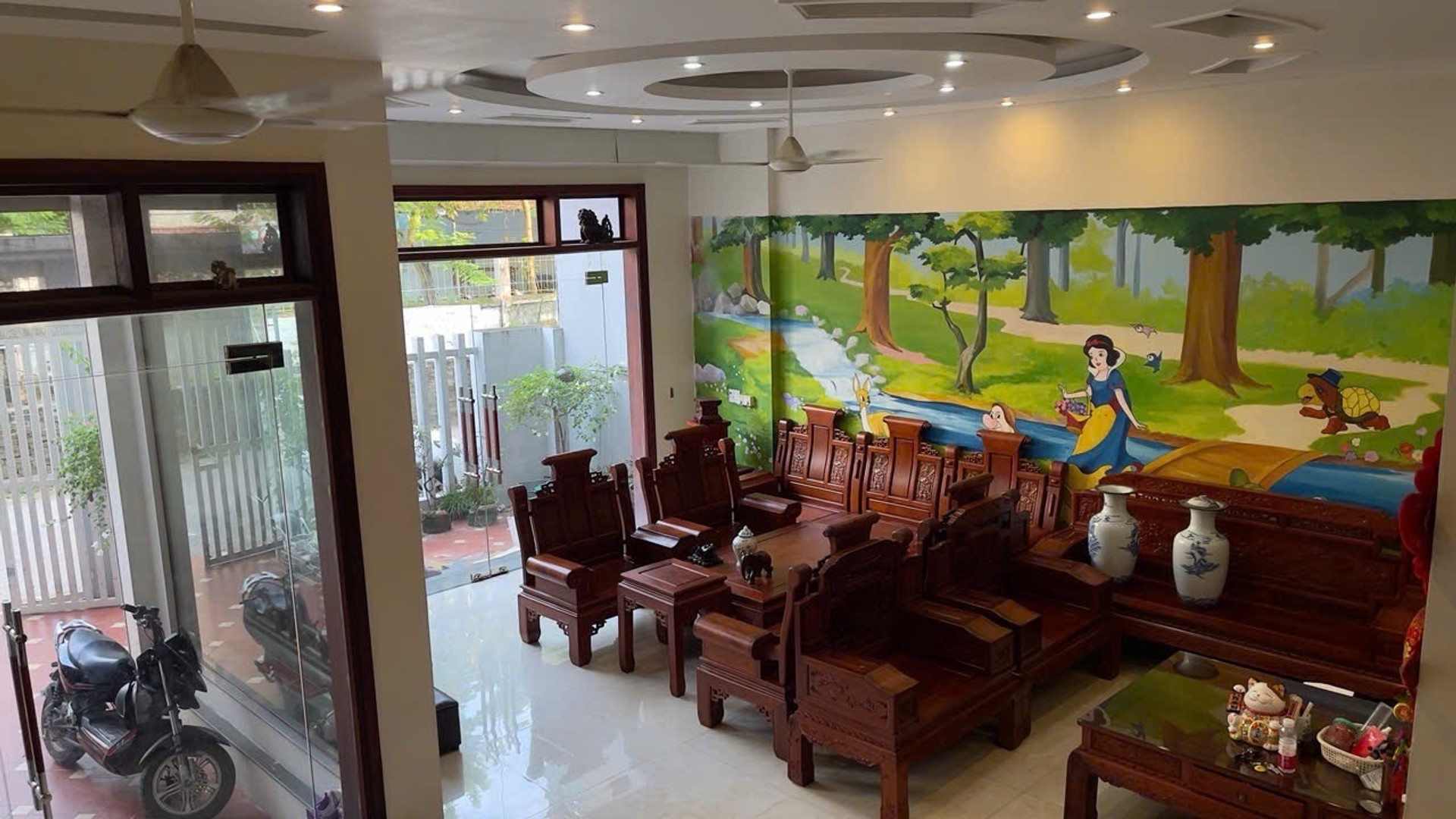 Bán nhà riêng 3 tầng tại phường Đồng Kỵ với mặt tiền 8m, ngõ ô tô tránh