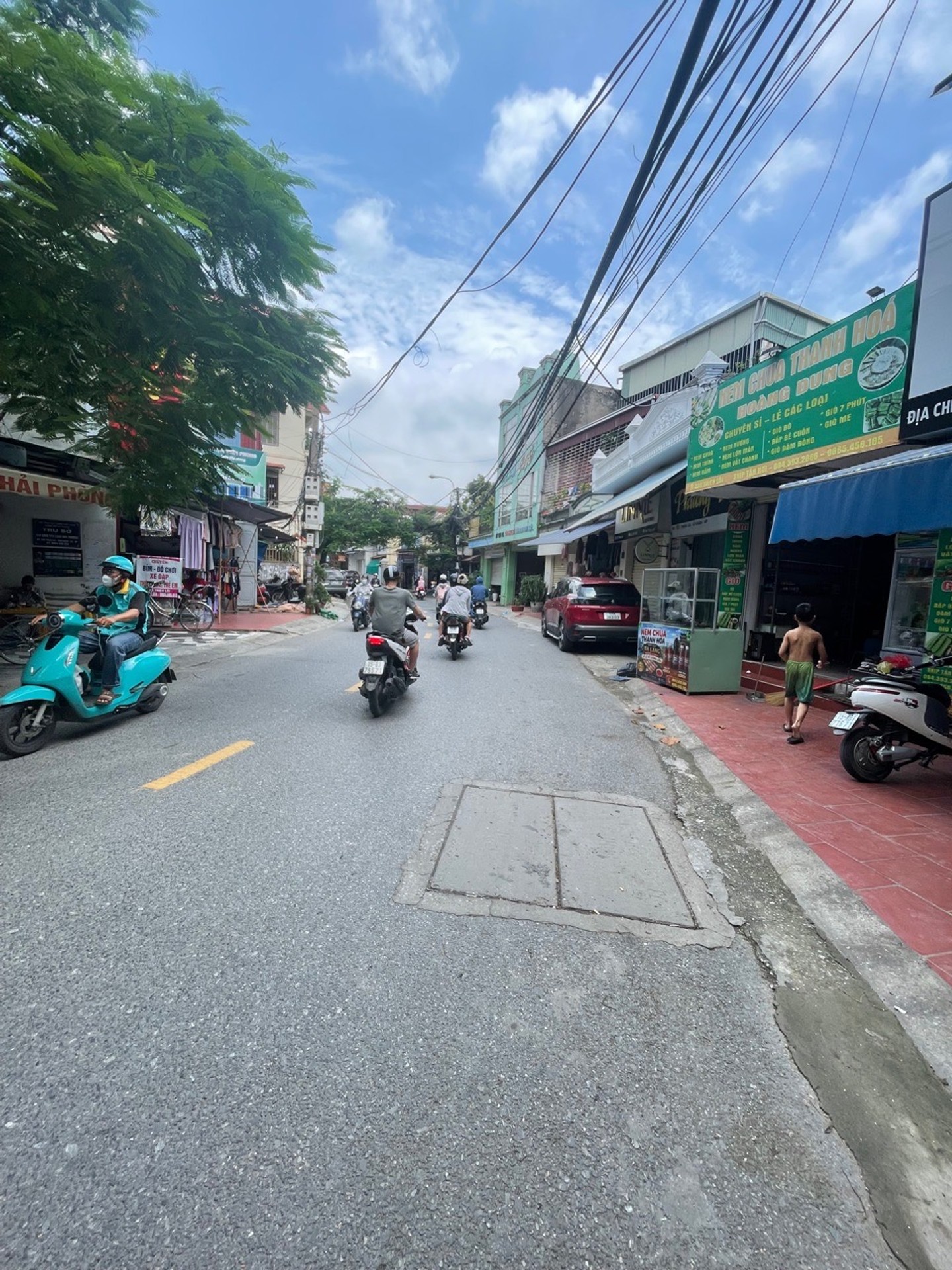Bán nhà mặt phố Thiên Lôi, diện tích lớn, vị trí kinh doanh sầm uất